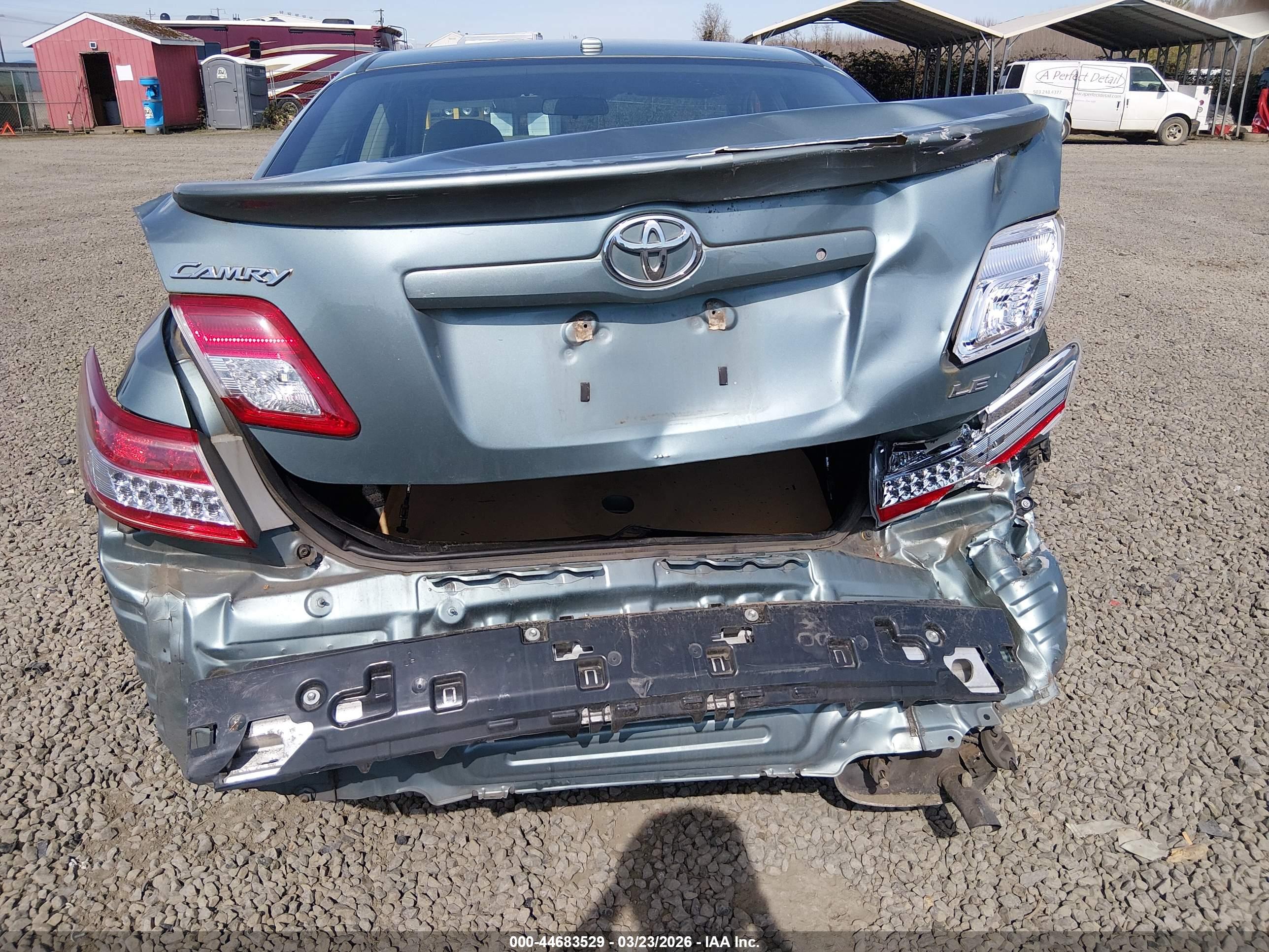 TOYOTA CAMRY image 6