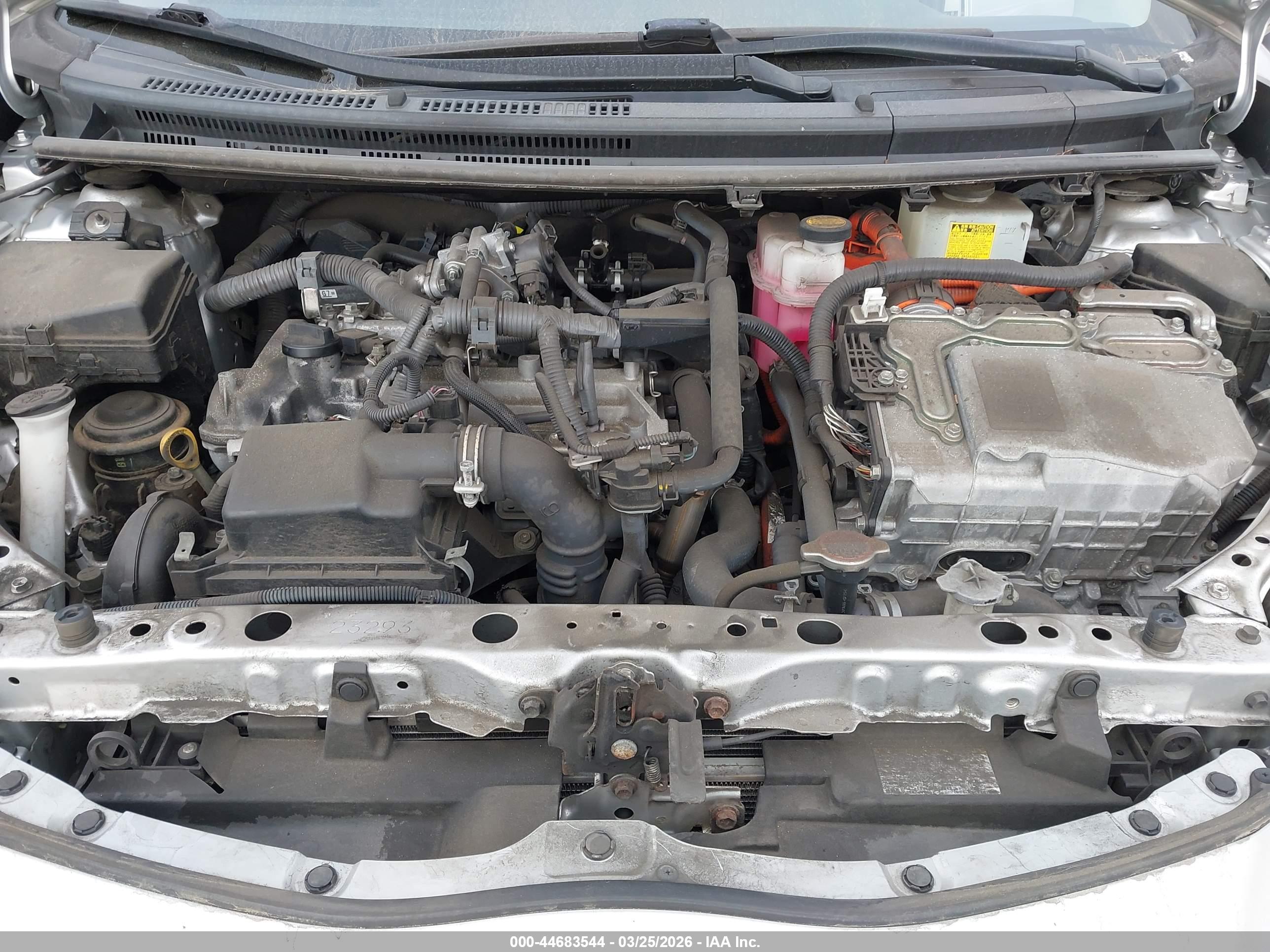TOYOTA PRIUS image 10
