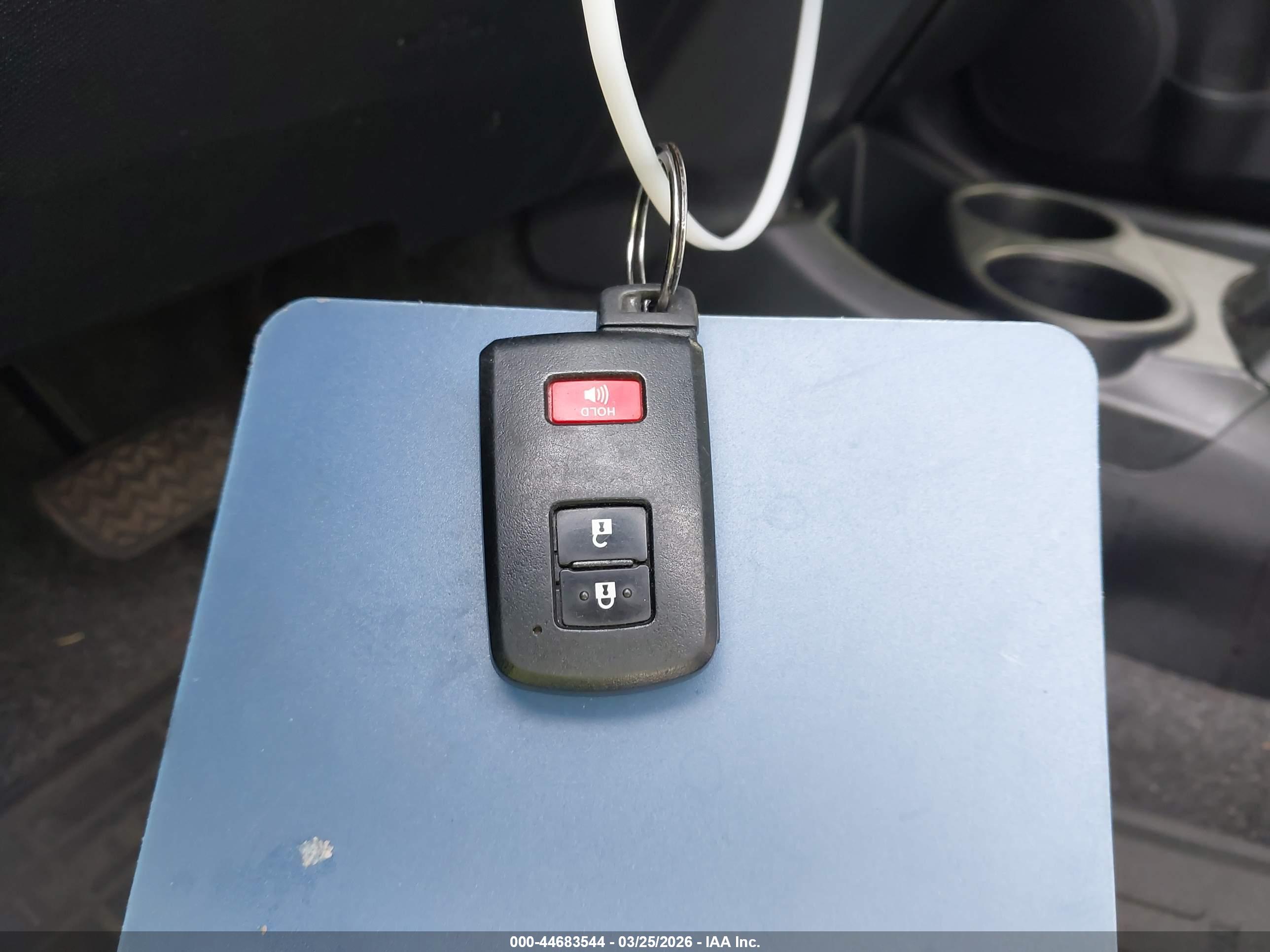 TOYOTA PRIUS image 11