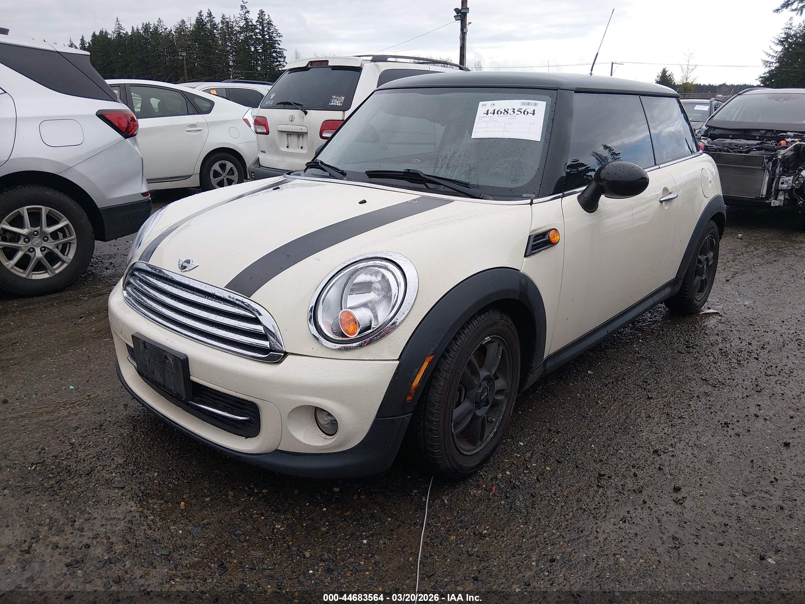 MINI COOPER image 2