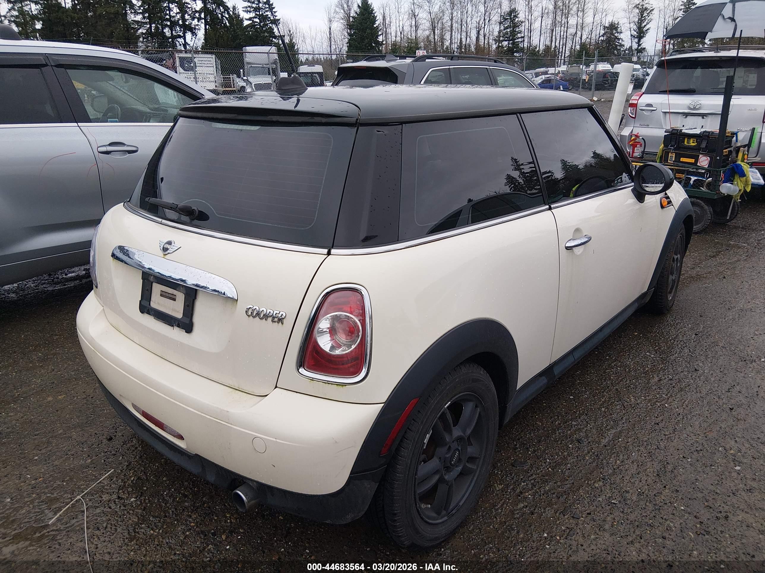 MINI COOPER image 4