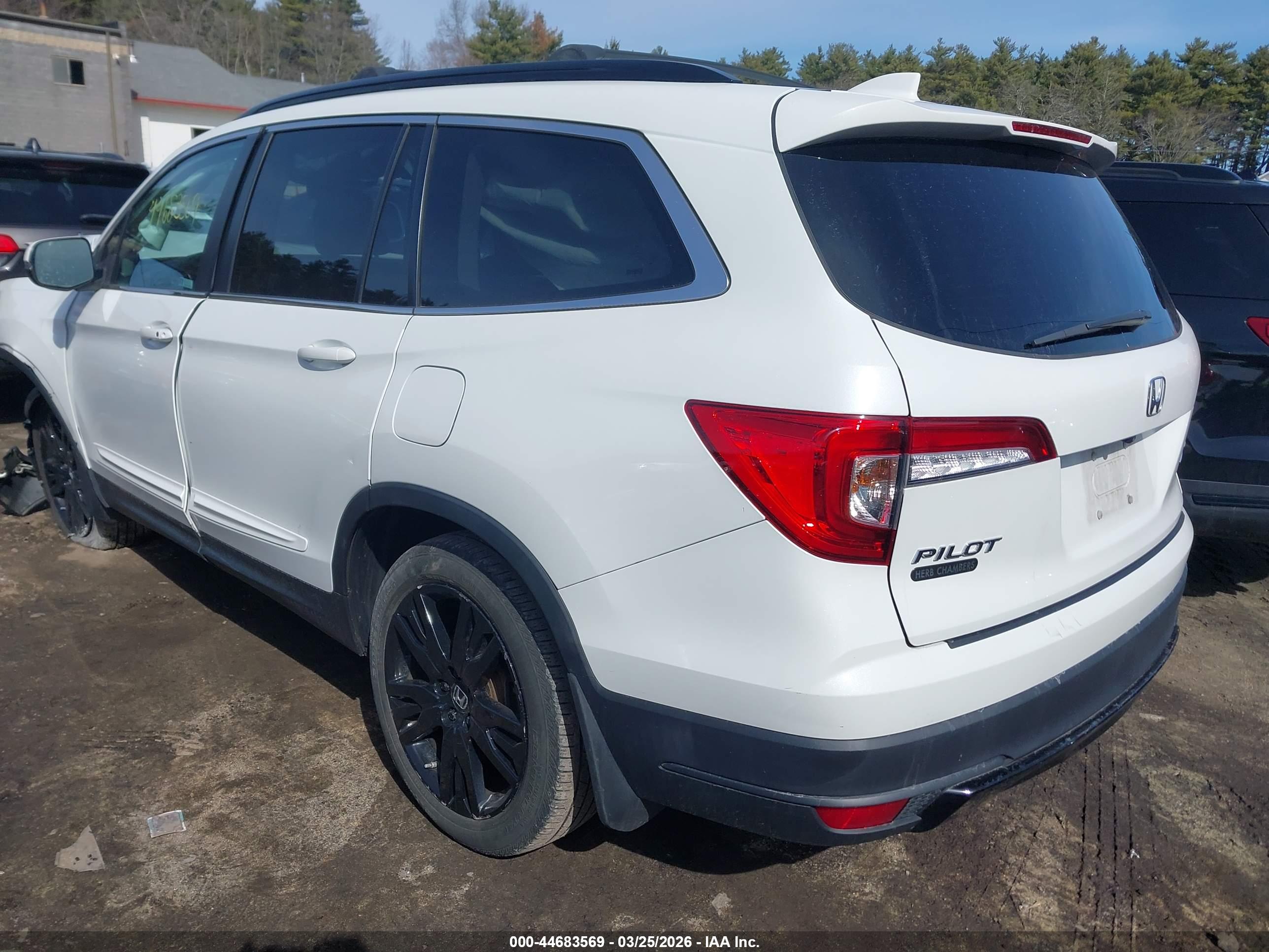 HONDA PILOT image 3