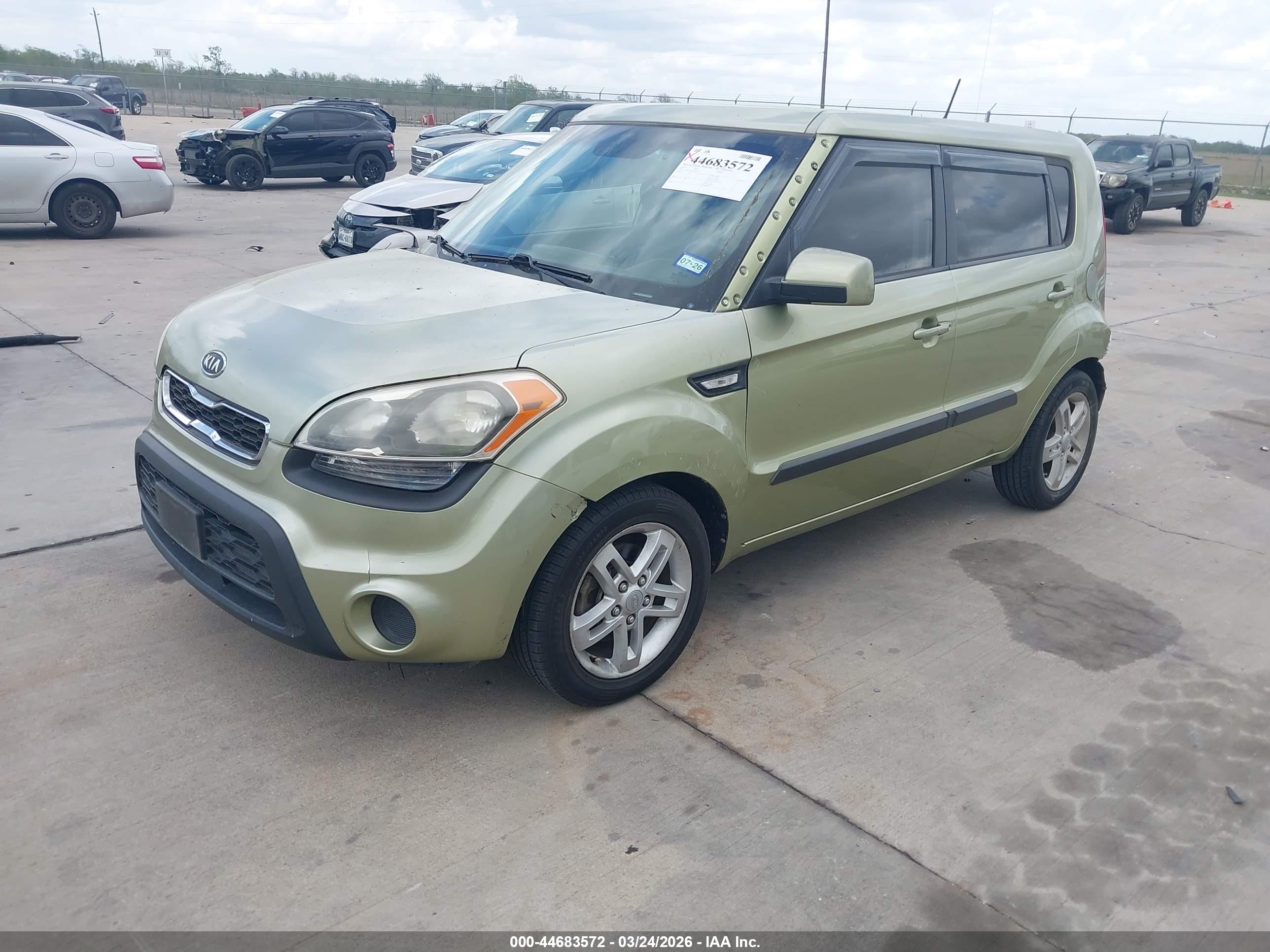 KIA SOUL image 2