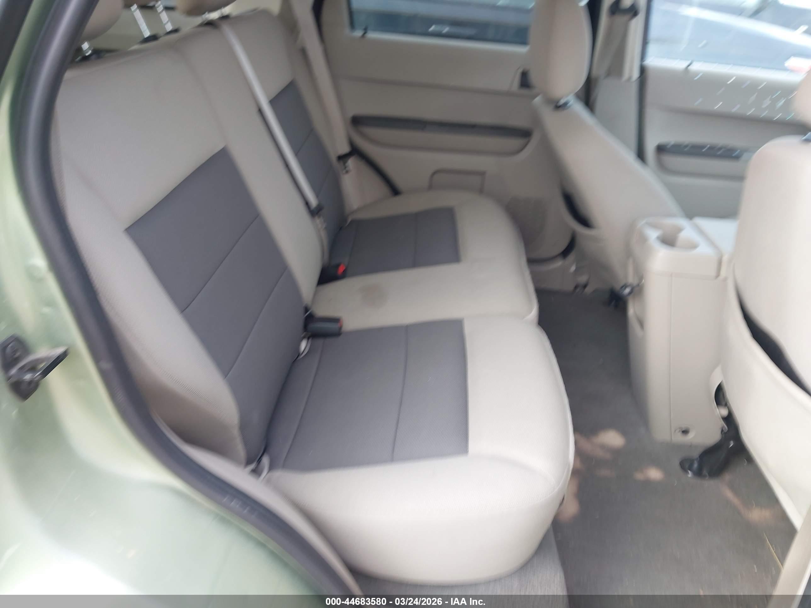 FORD ESCAPE image 8