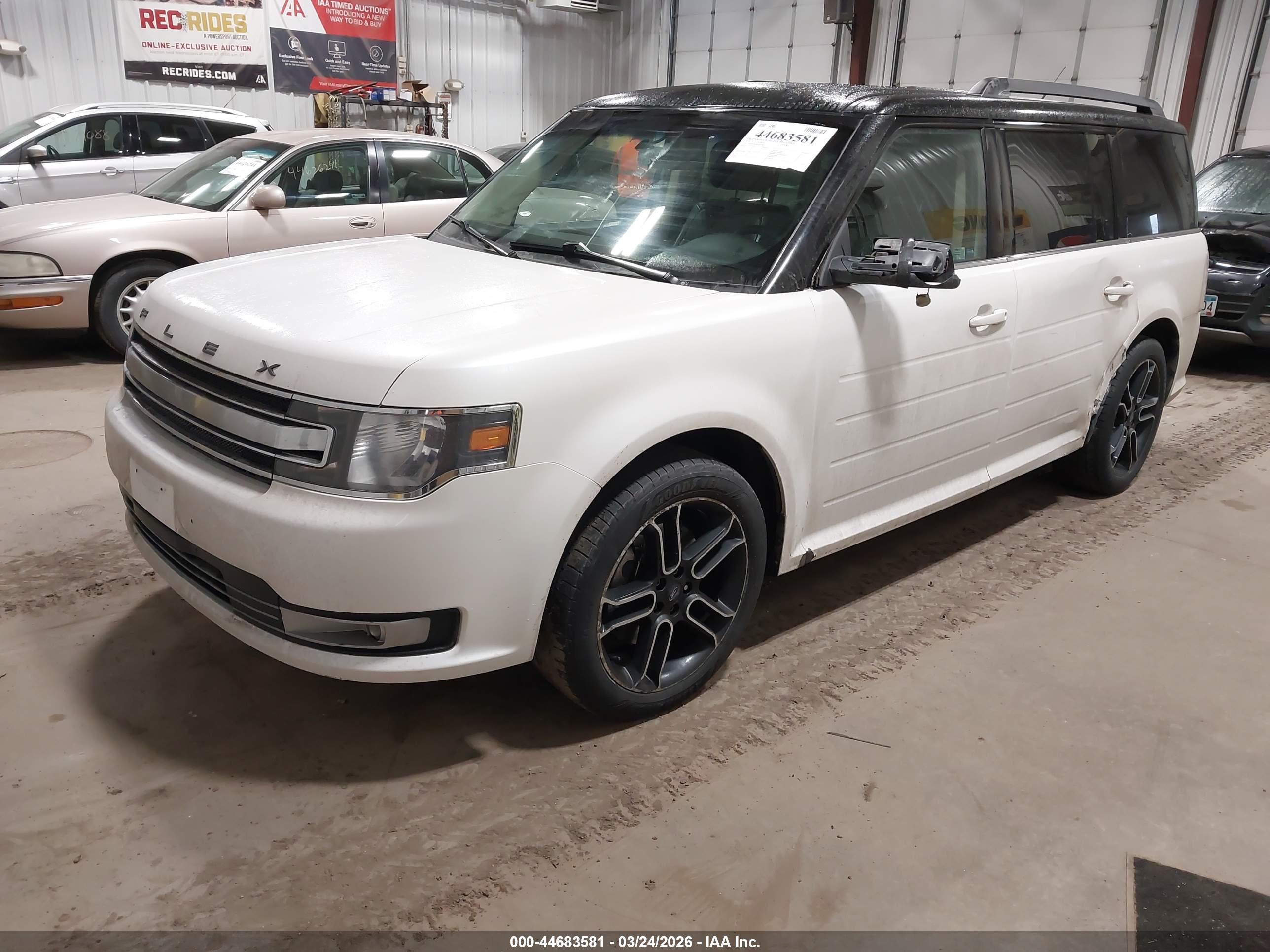 FORD FLEX image 2
