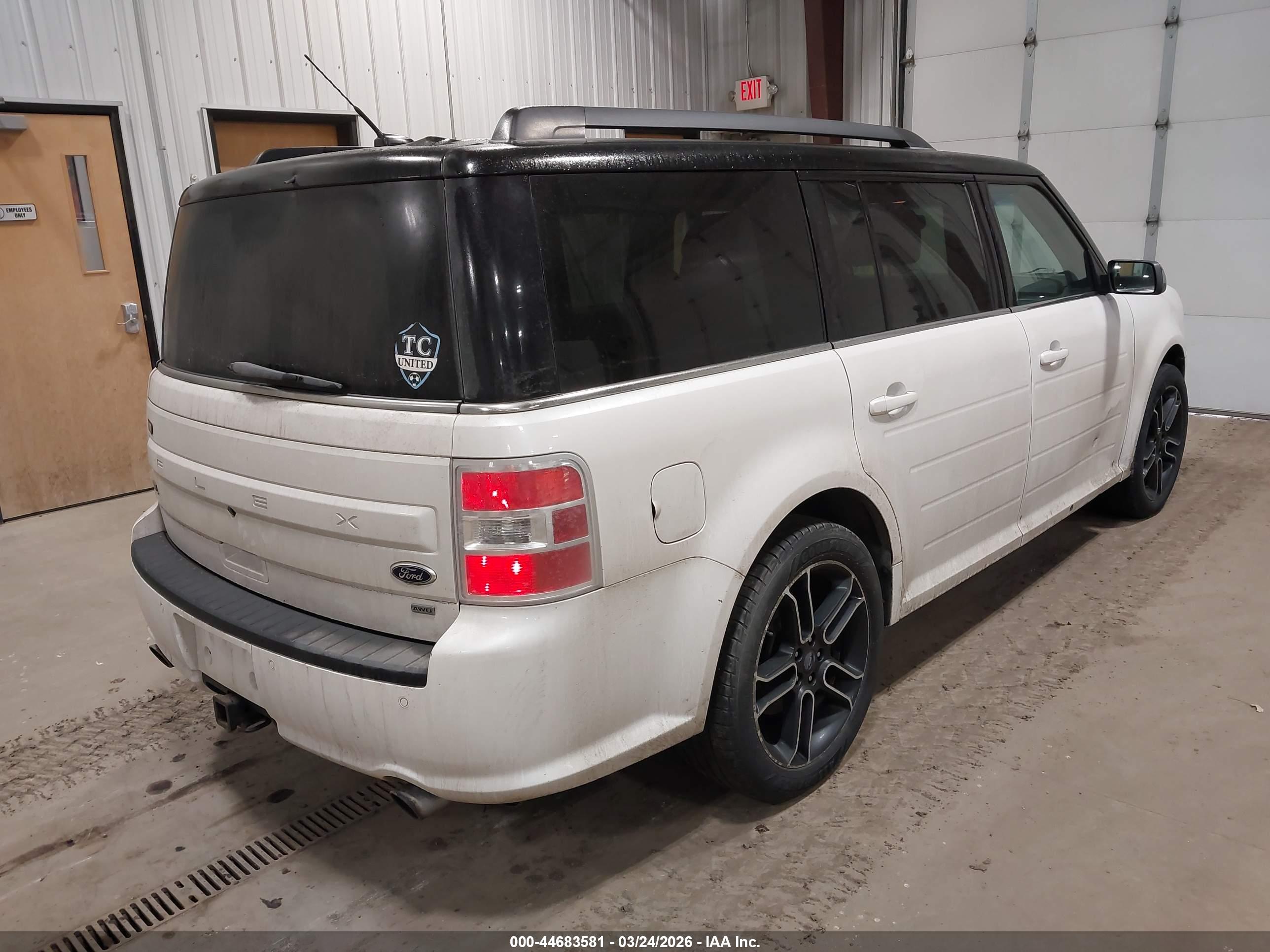 FORD FLEX image 4