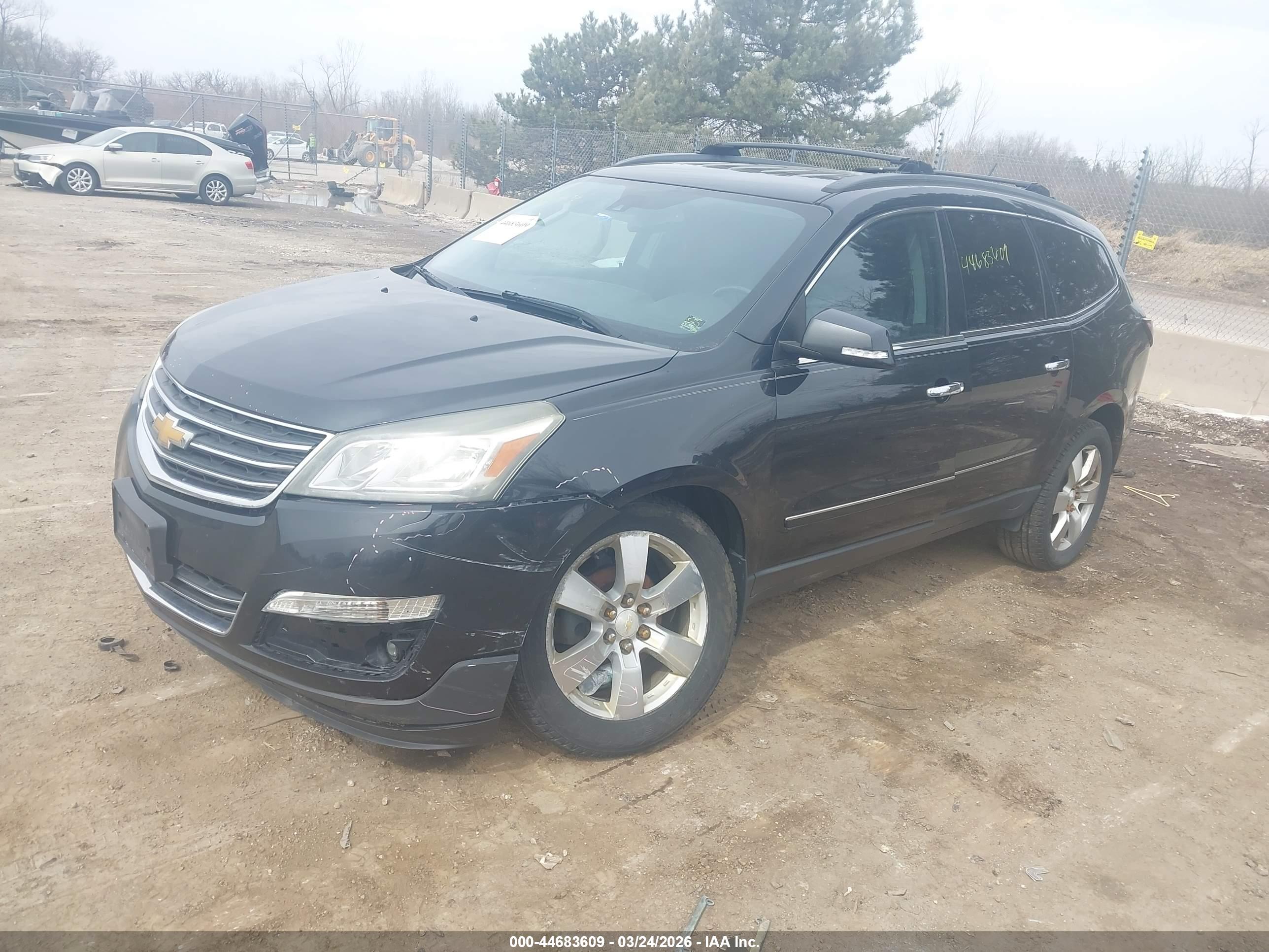 CHEVROLET TRAVERSE image 2