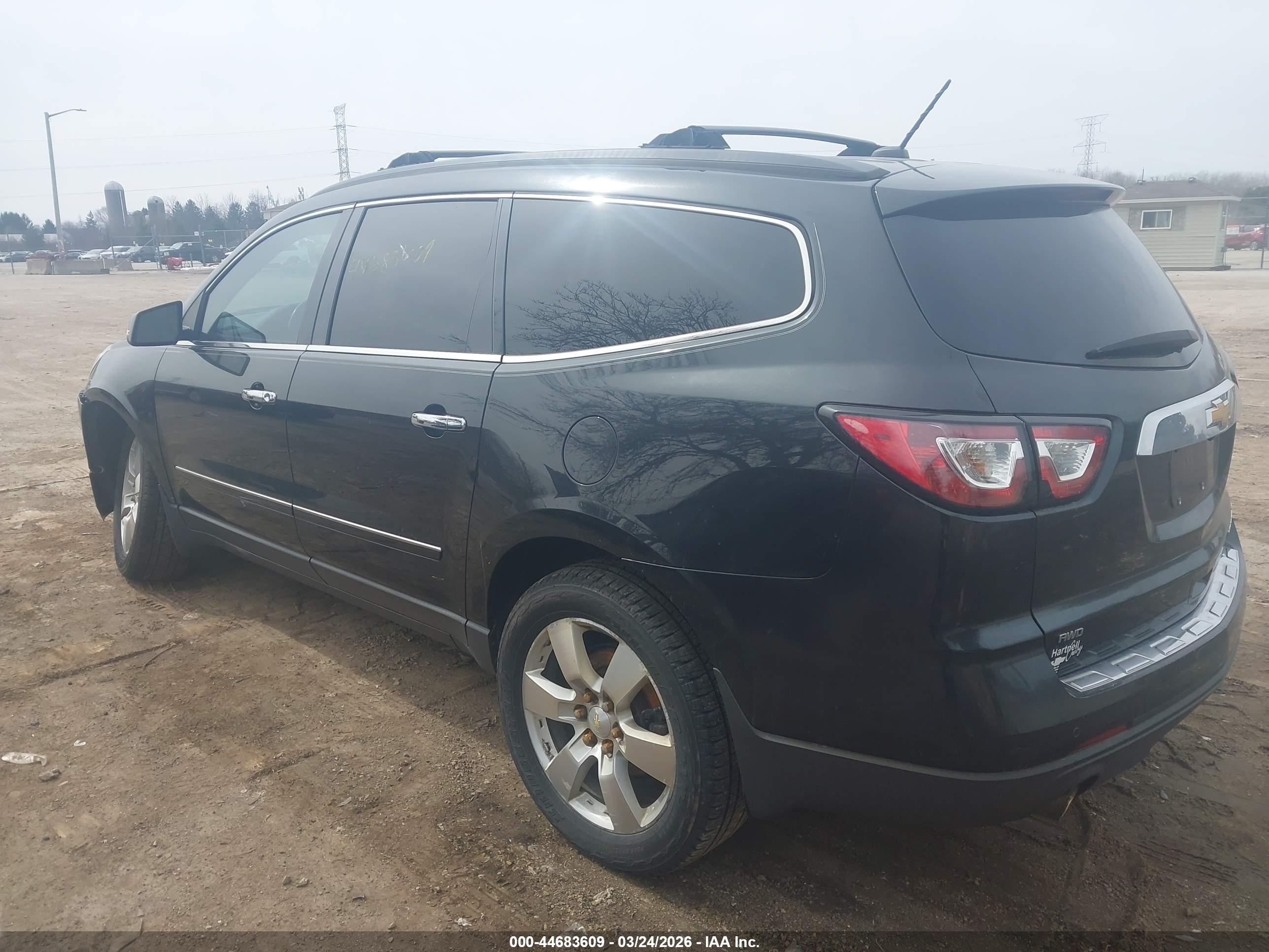 CHEVROLET TRAVERSE image 3