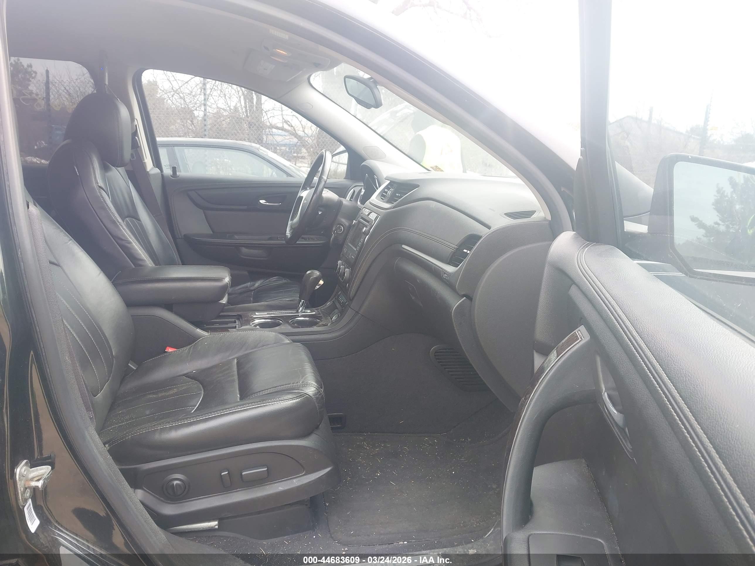 CHEVROLET TRAVERSE image 5