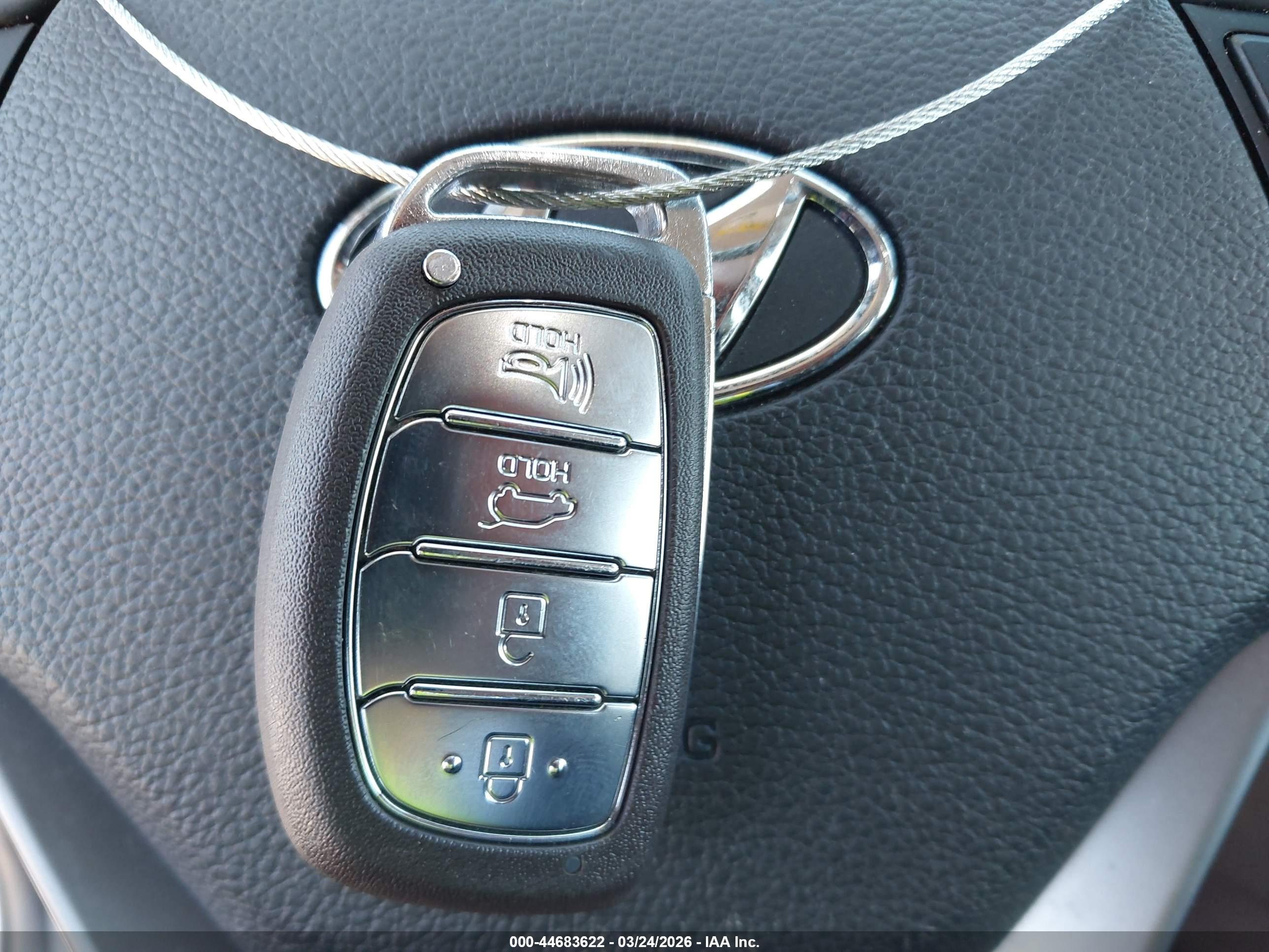 HYUNDAI TUCSON image 11