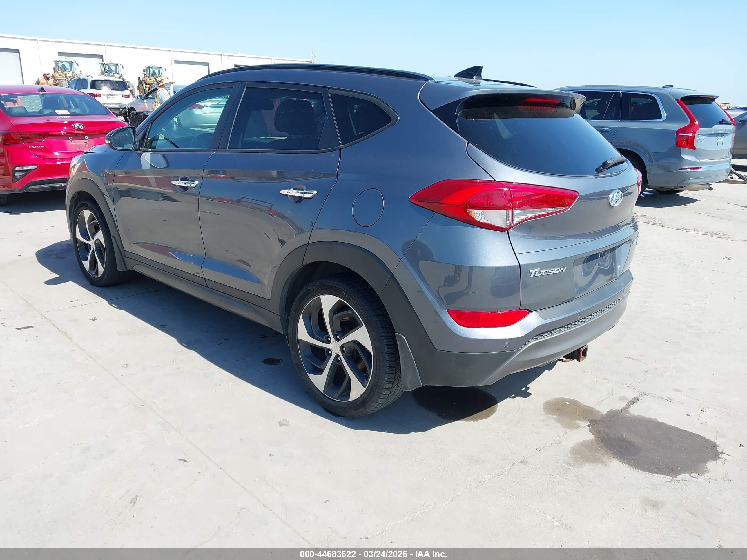 HYUNDAI TUCSON image 3