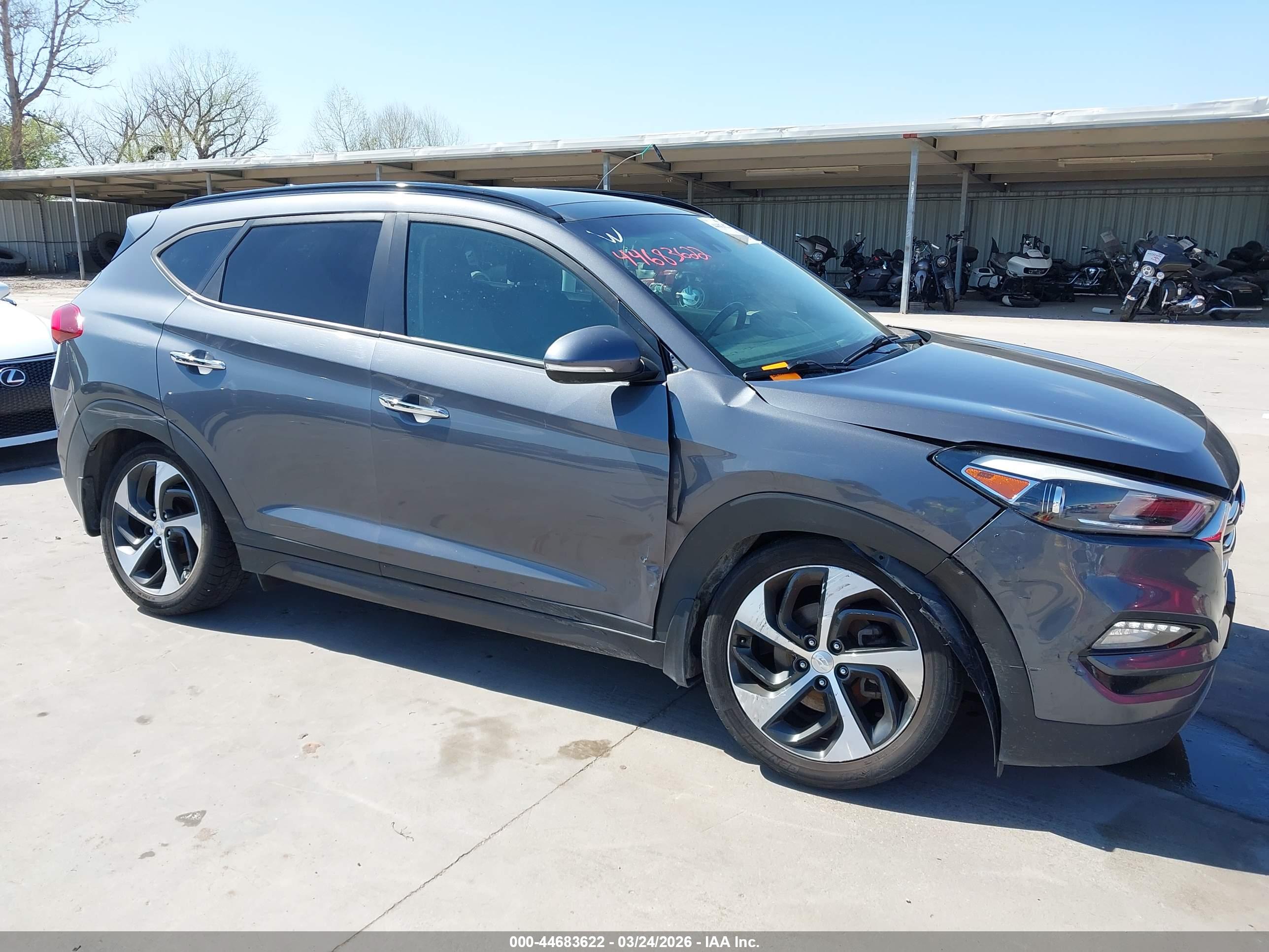 HYUNDAI TUCSON image 6