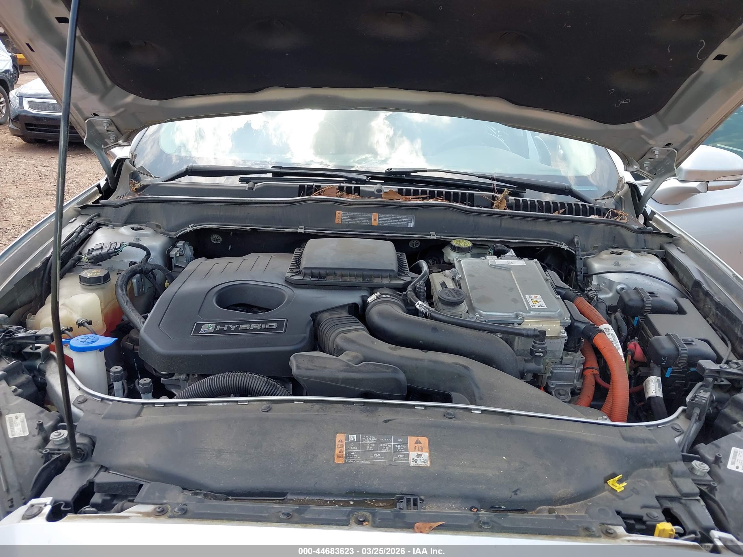 FORD FUSION image 10