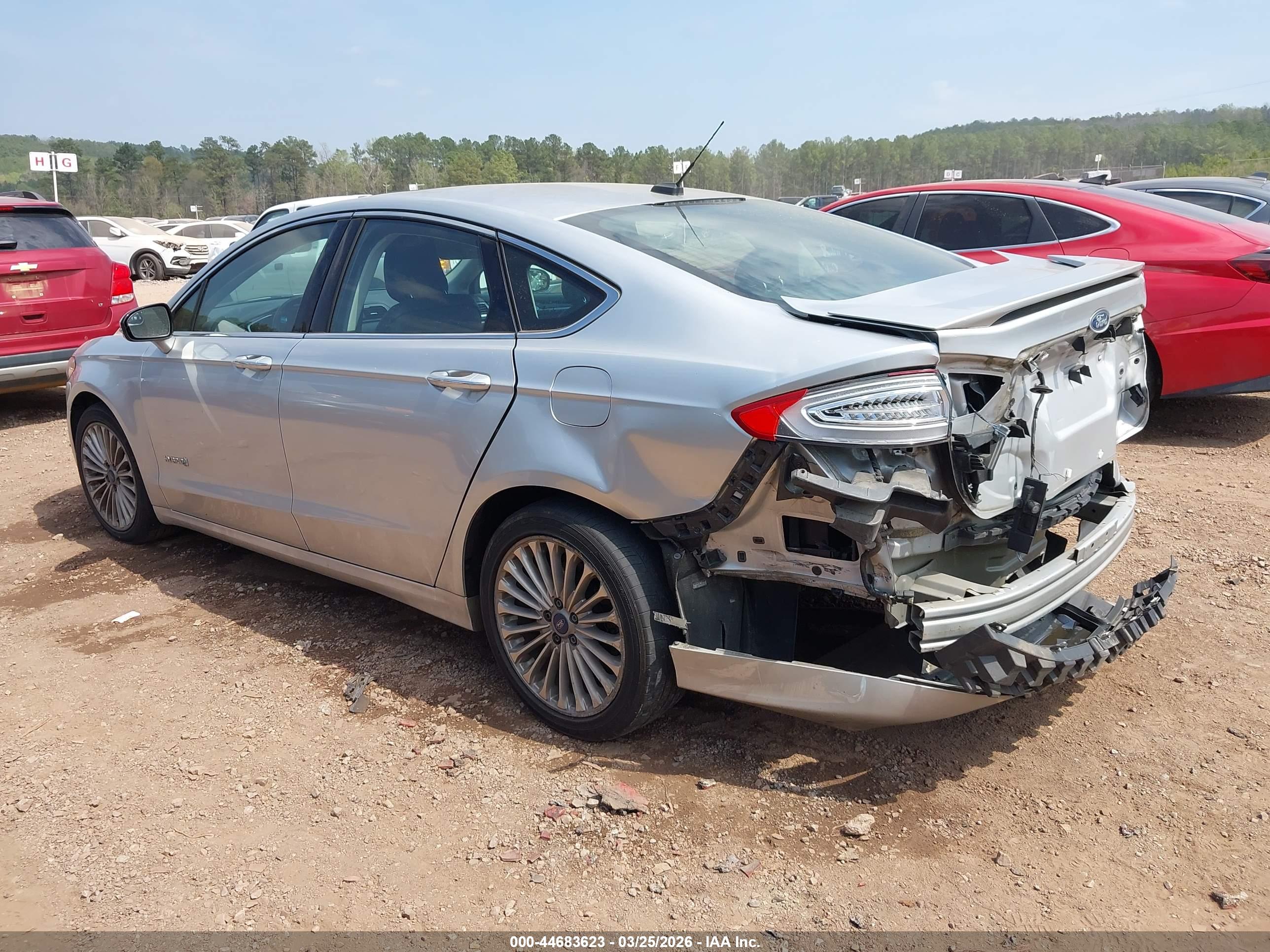 FORD FUSION image 3