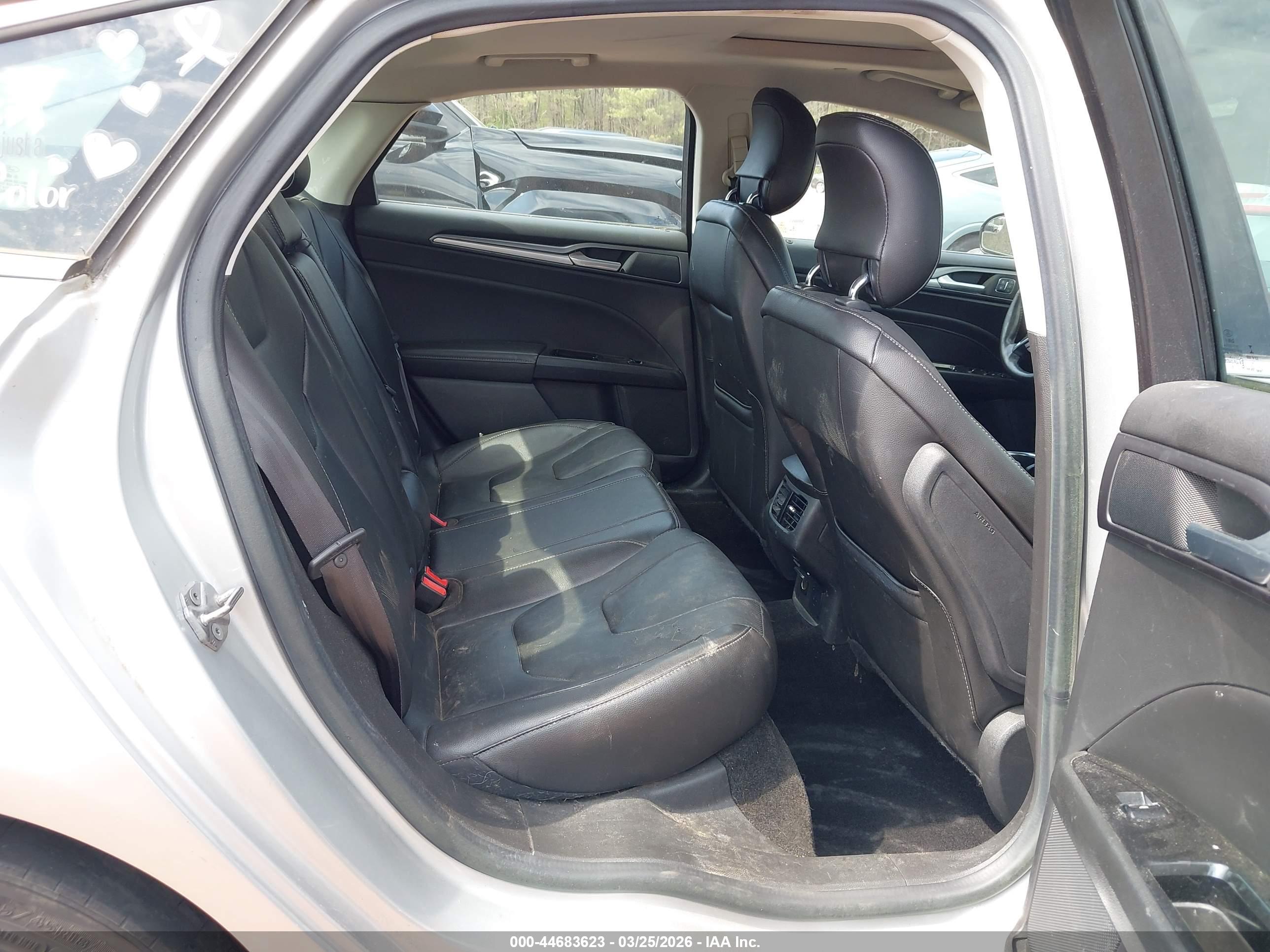 FORD FUSION image 8