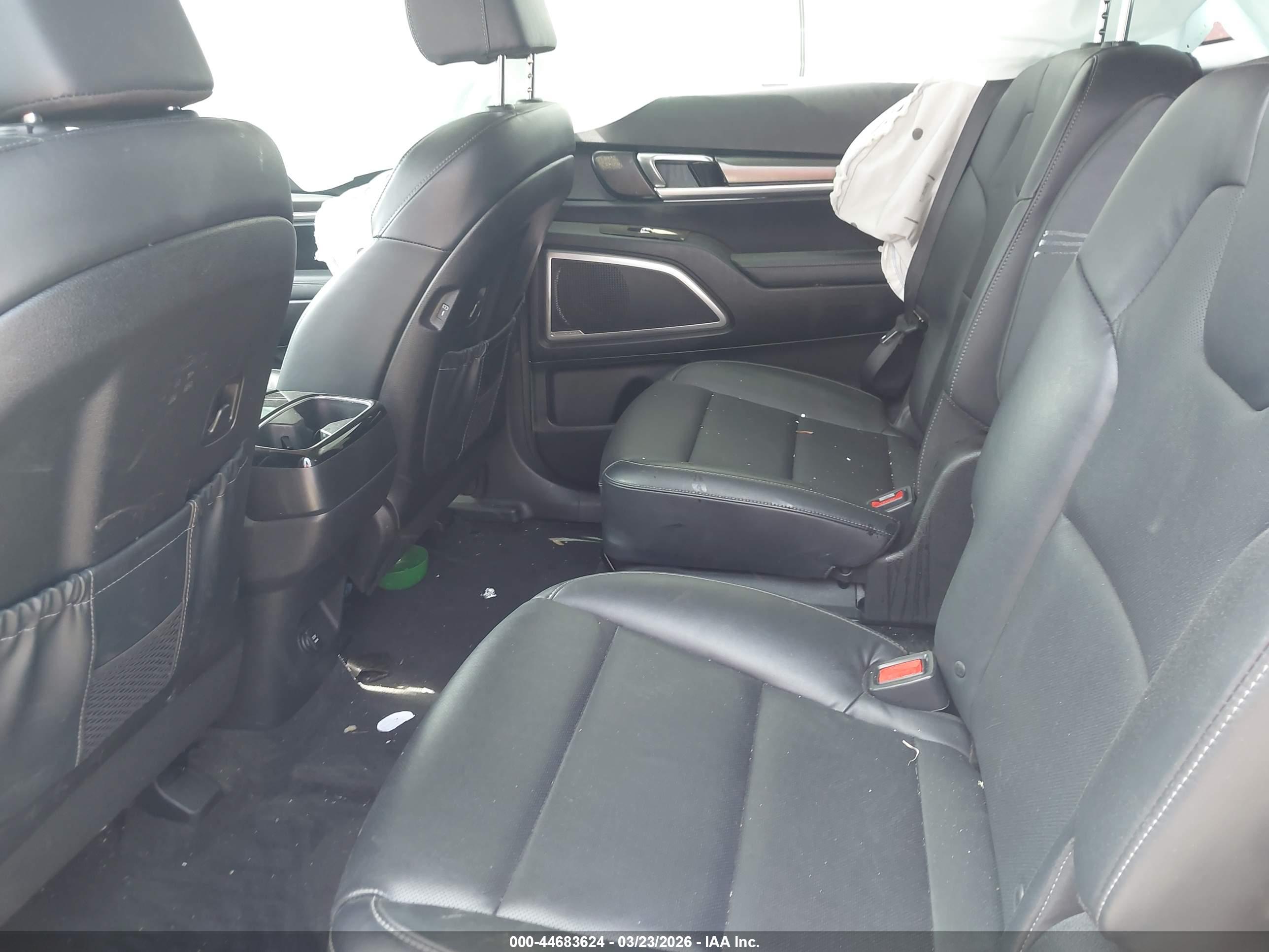 KIA TELLURIDE image 8