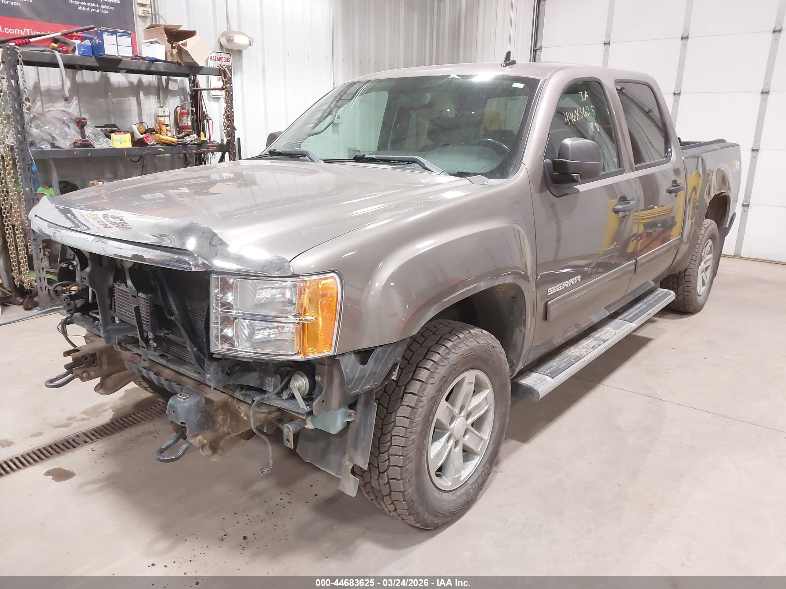 GMC SIERRA image 2