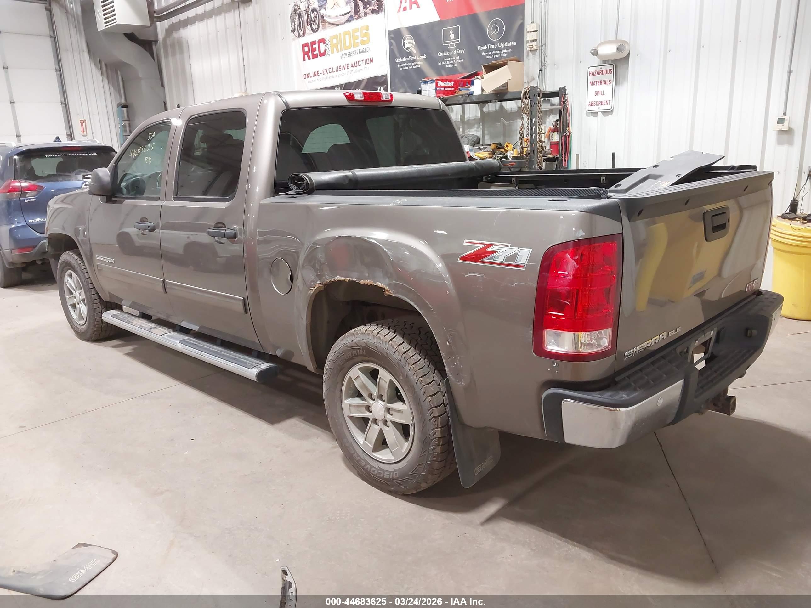 GMC SIERRA image 3