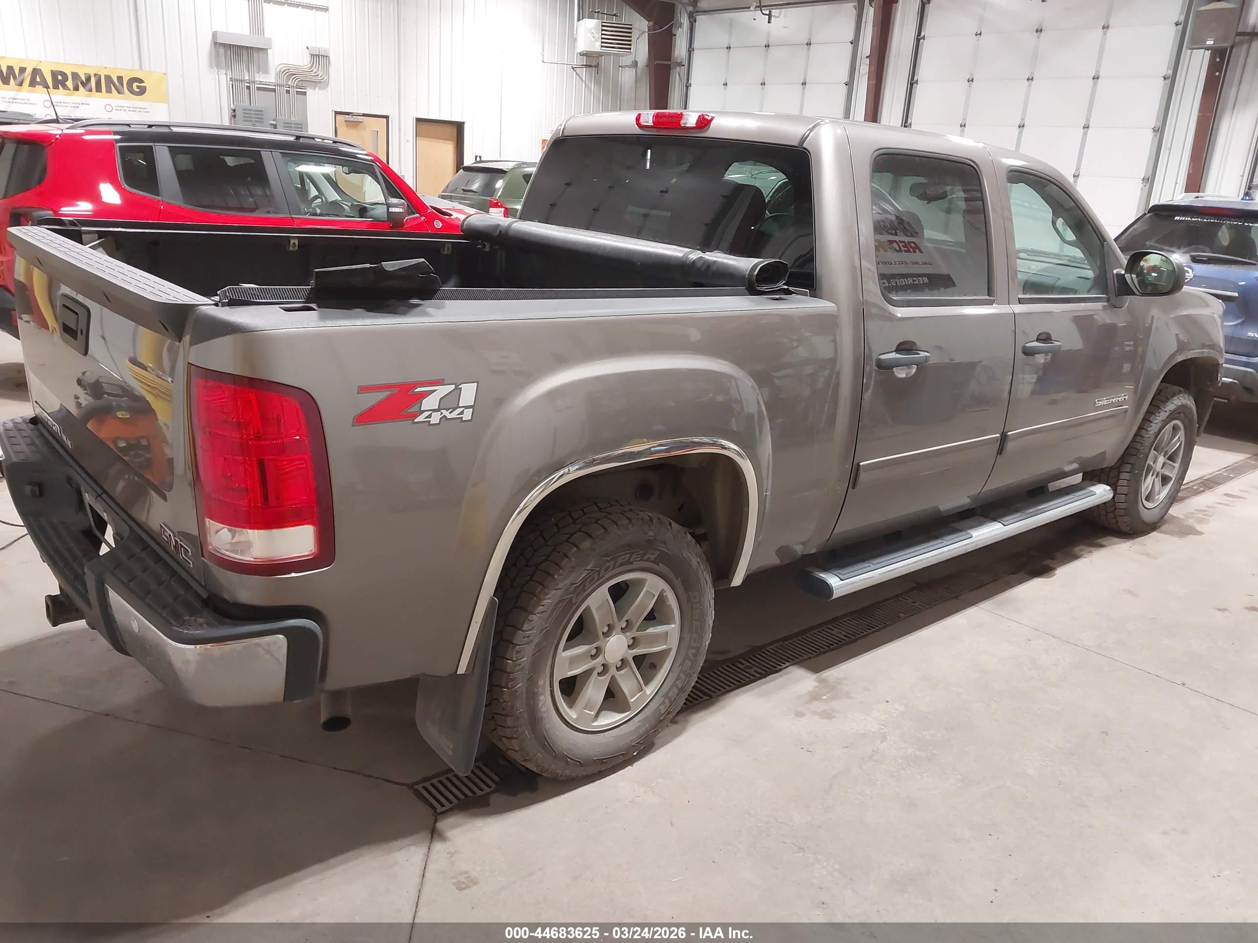 GMC SIERRA image 4
