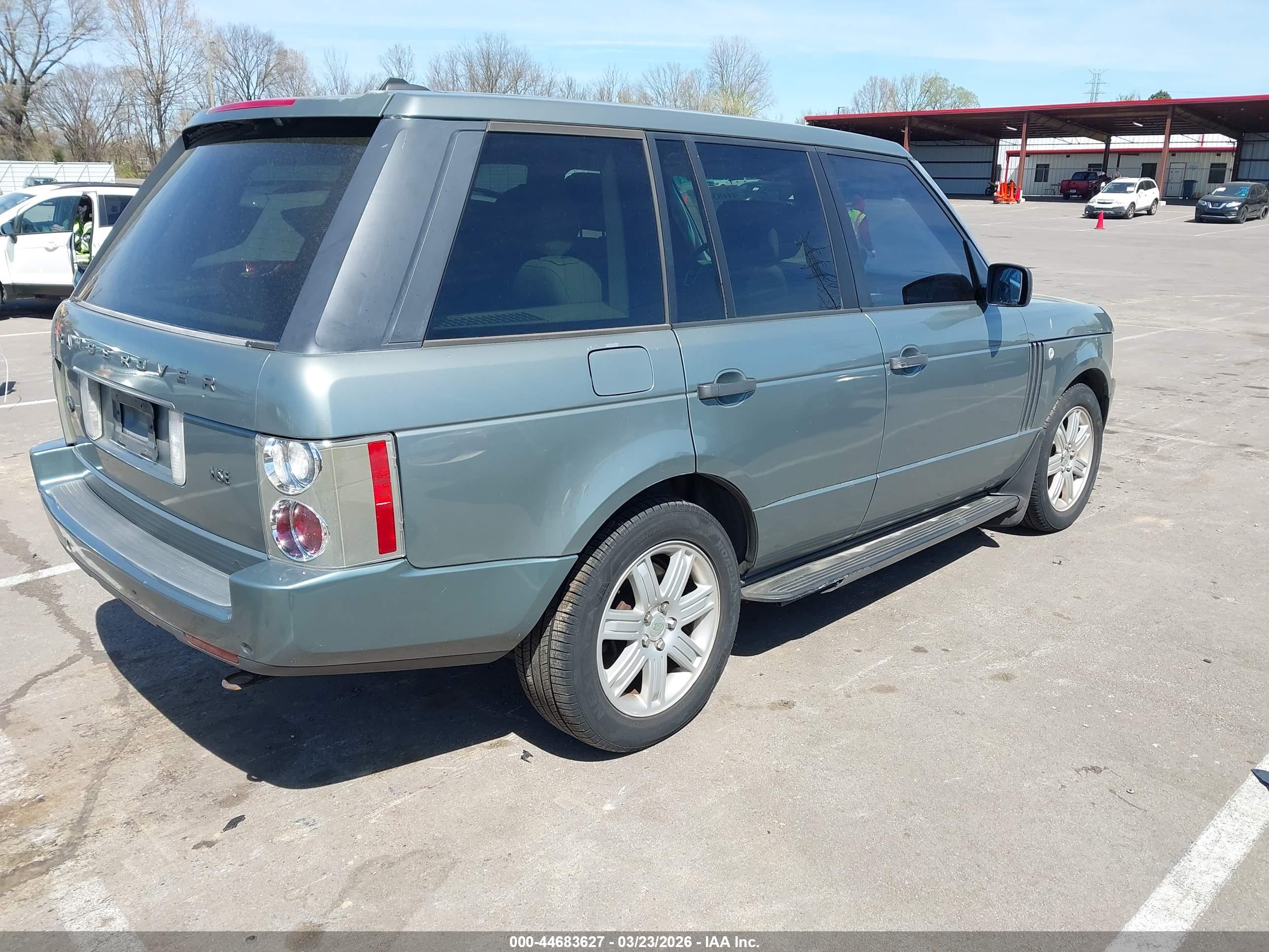 LAND ROVER image 4
