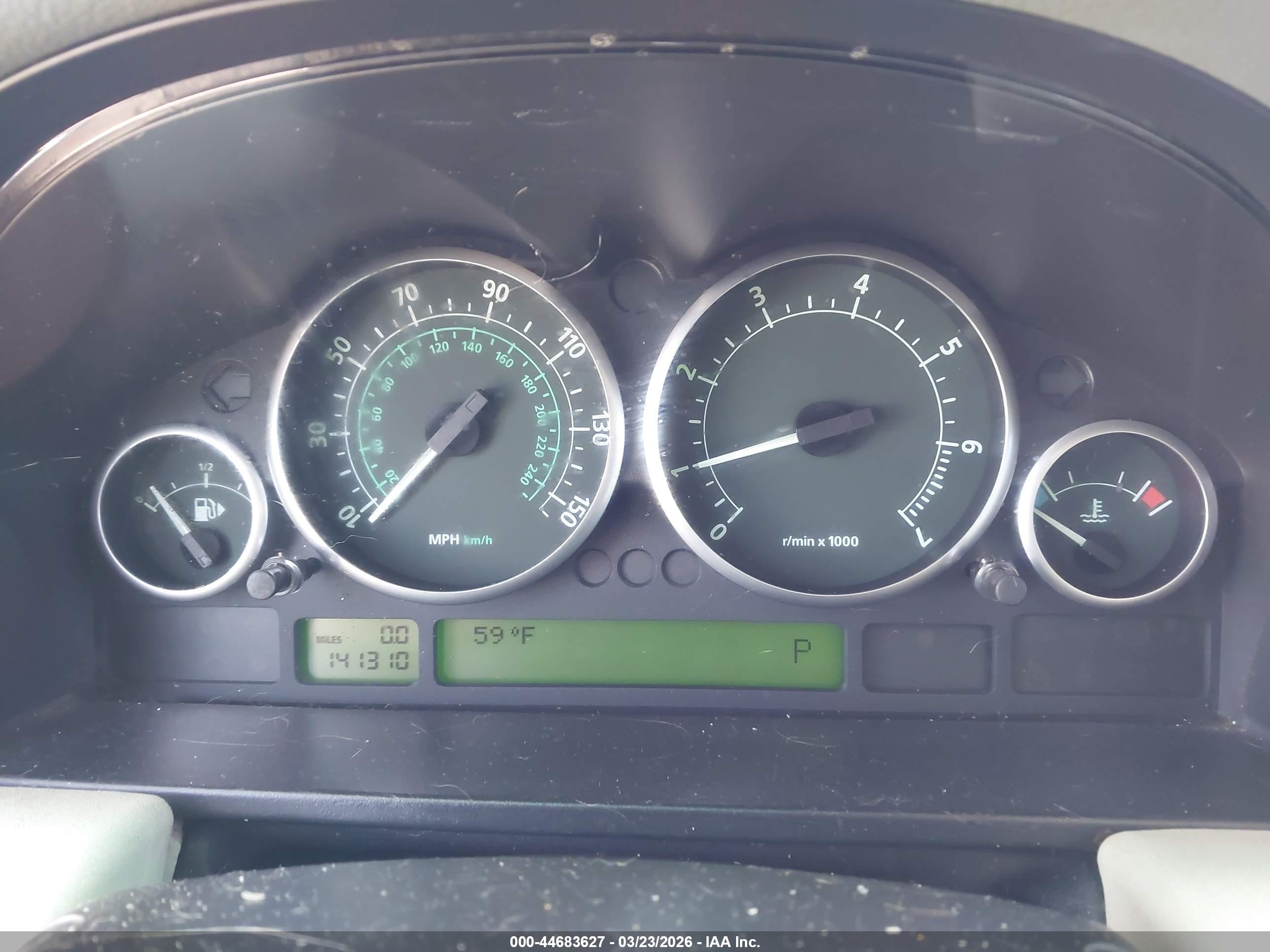 LAND ROVER image 7