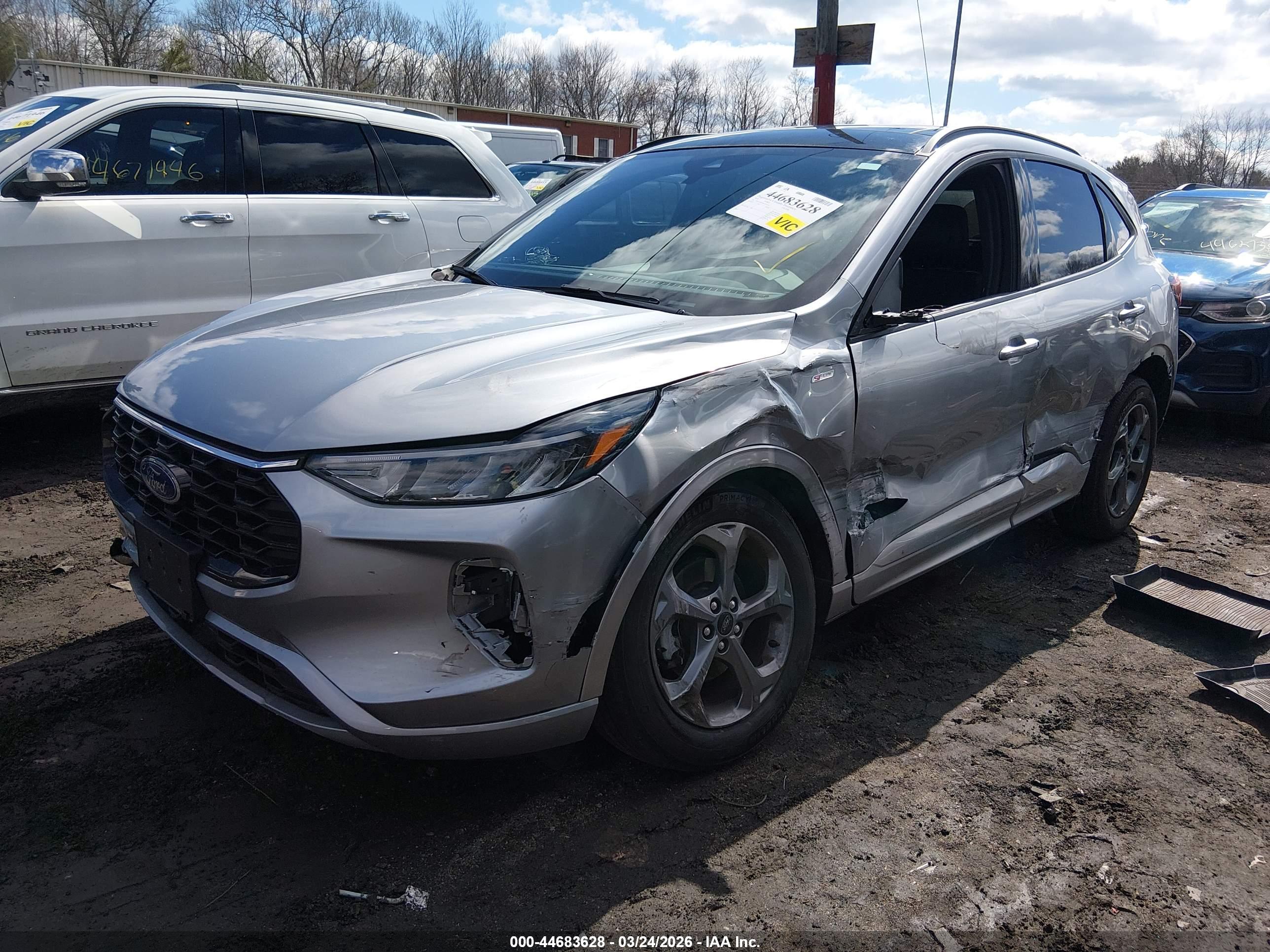 FORD ESCAPE image 2
