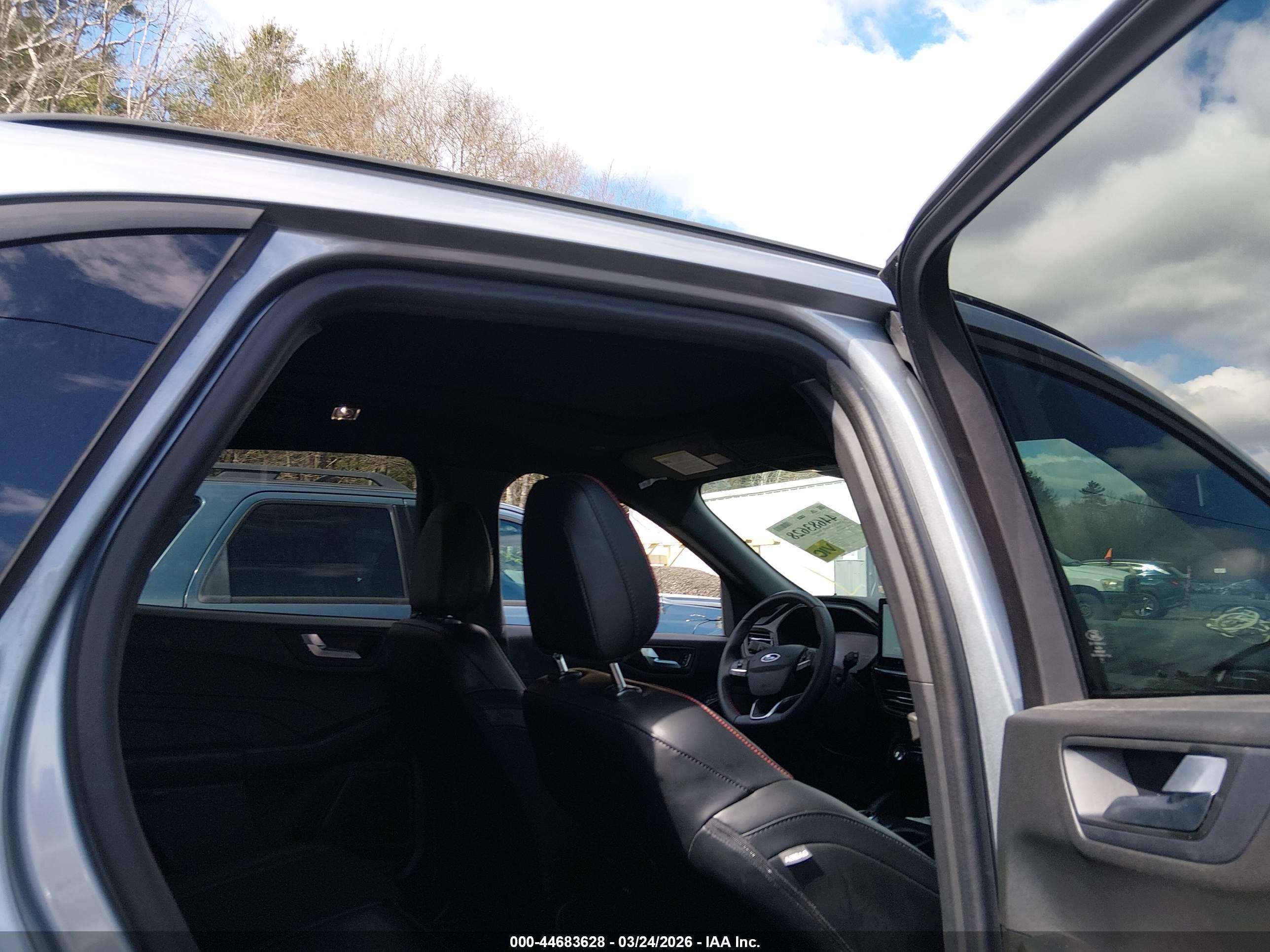 FORD ESCAPE image 8