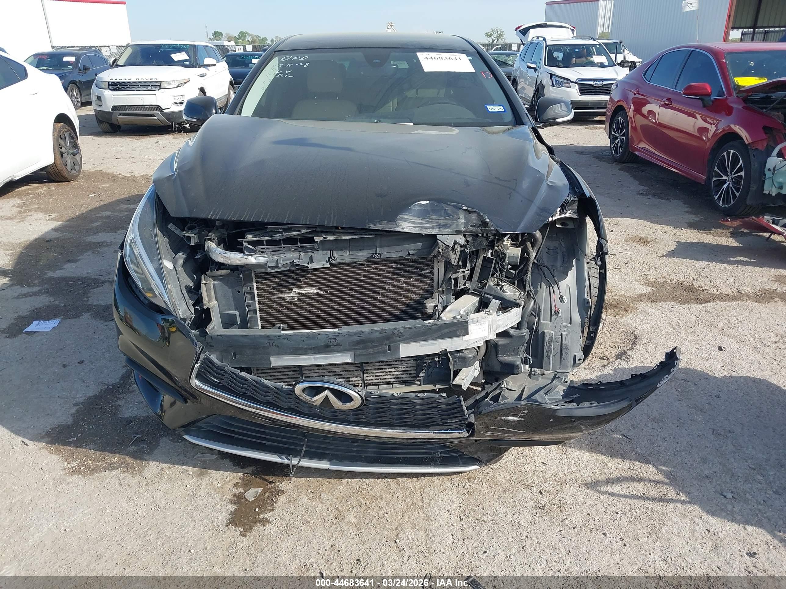 INFINITI QX30 image 6