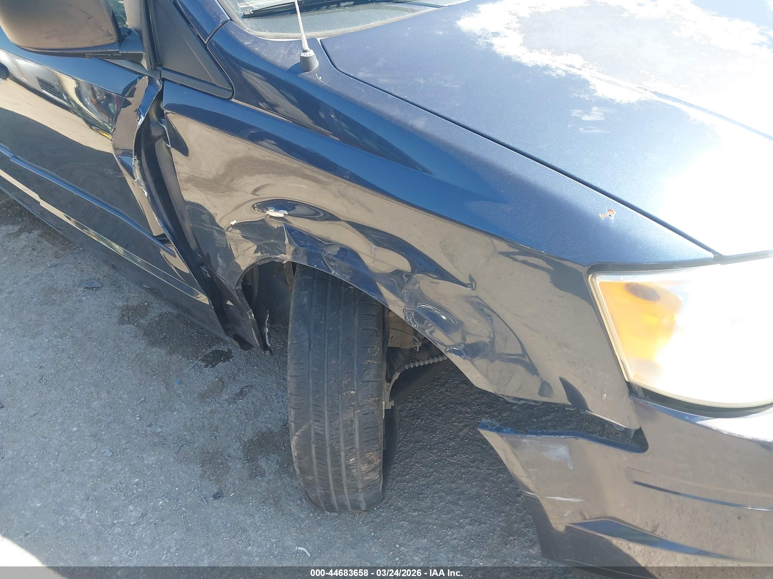 CHRYSLER TOWN image 6