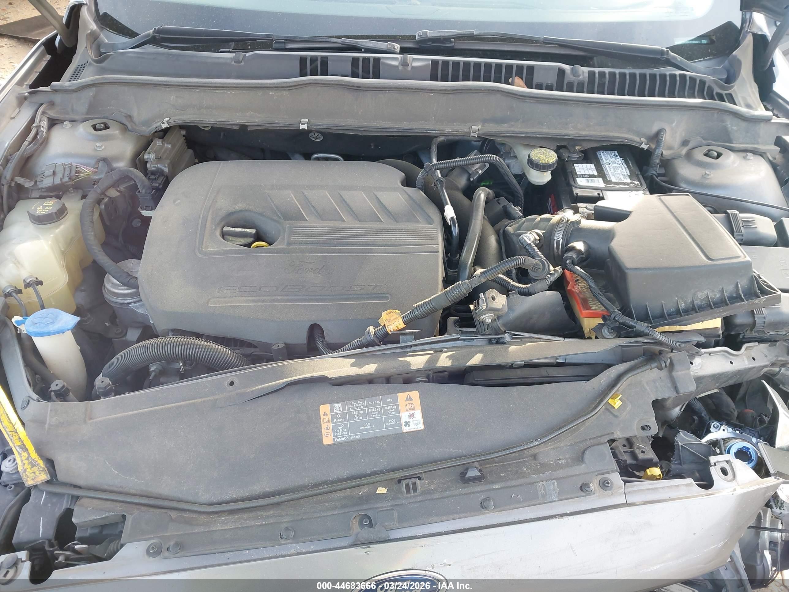 FORD FUSION image 10