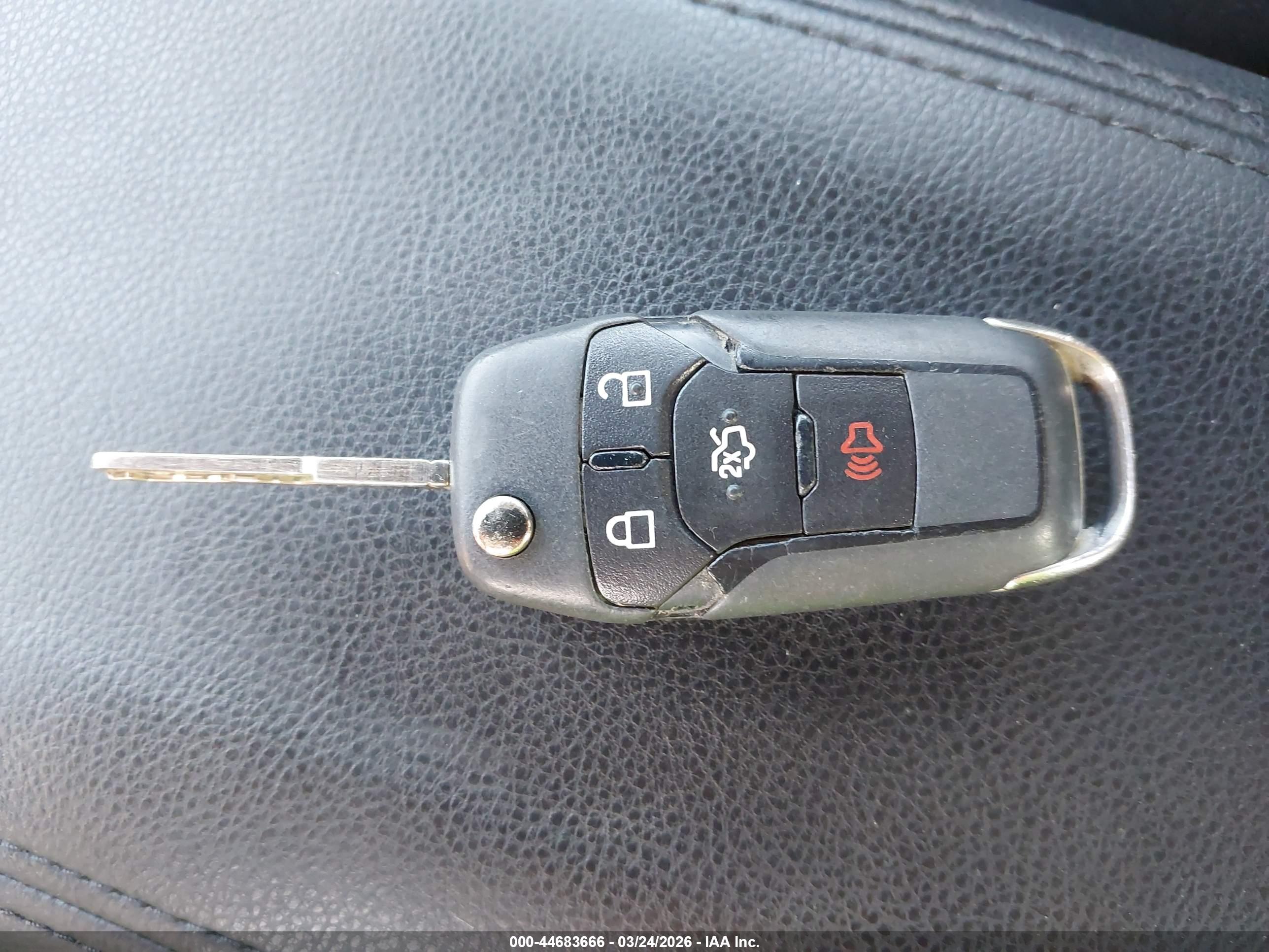 FORD FUSION image 11