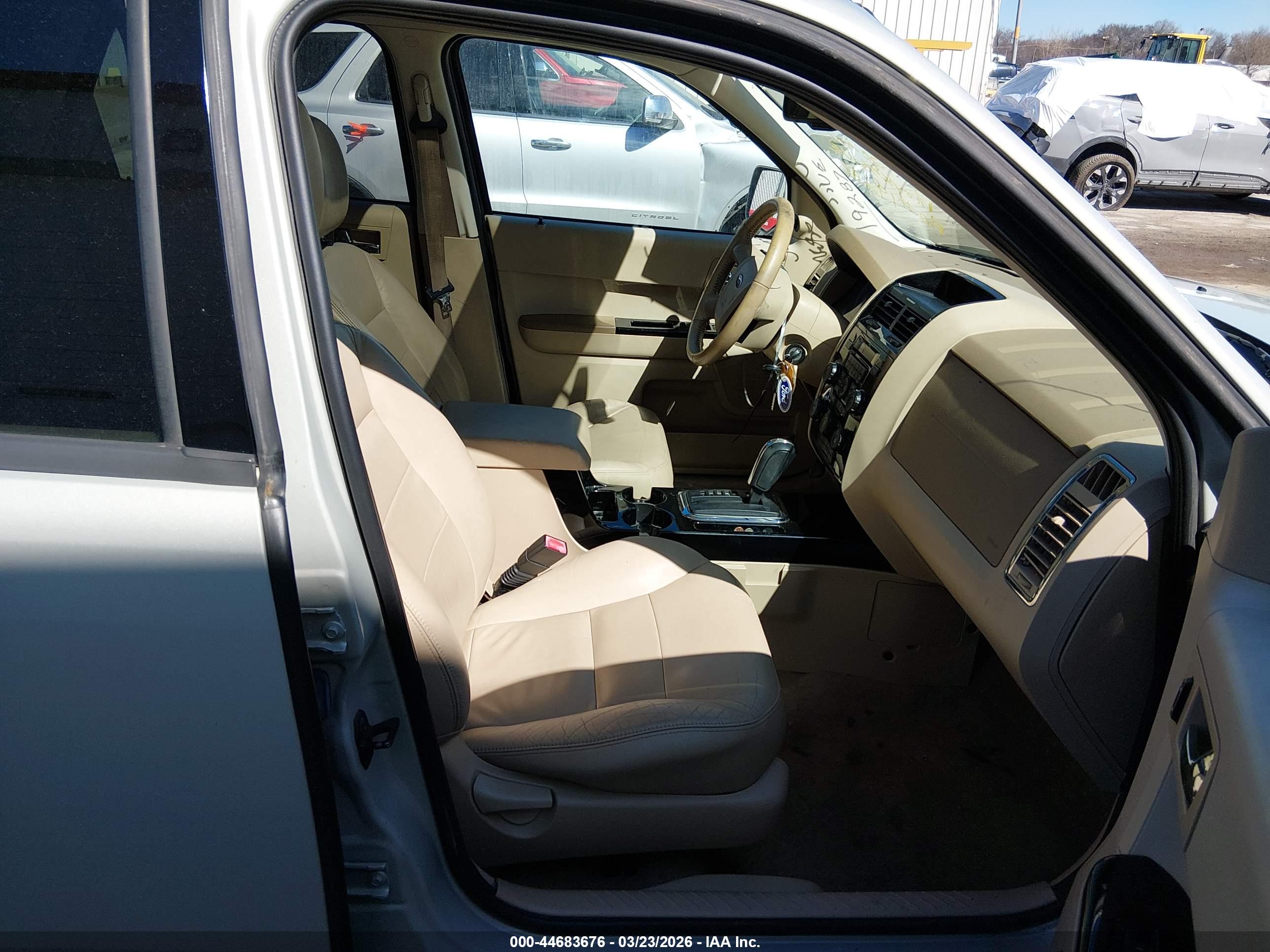FORD ESCAPE image 5