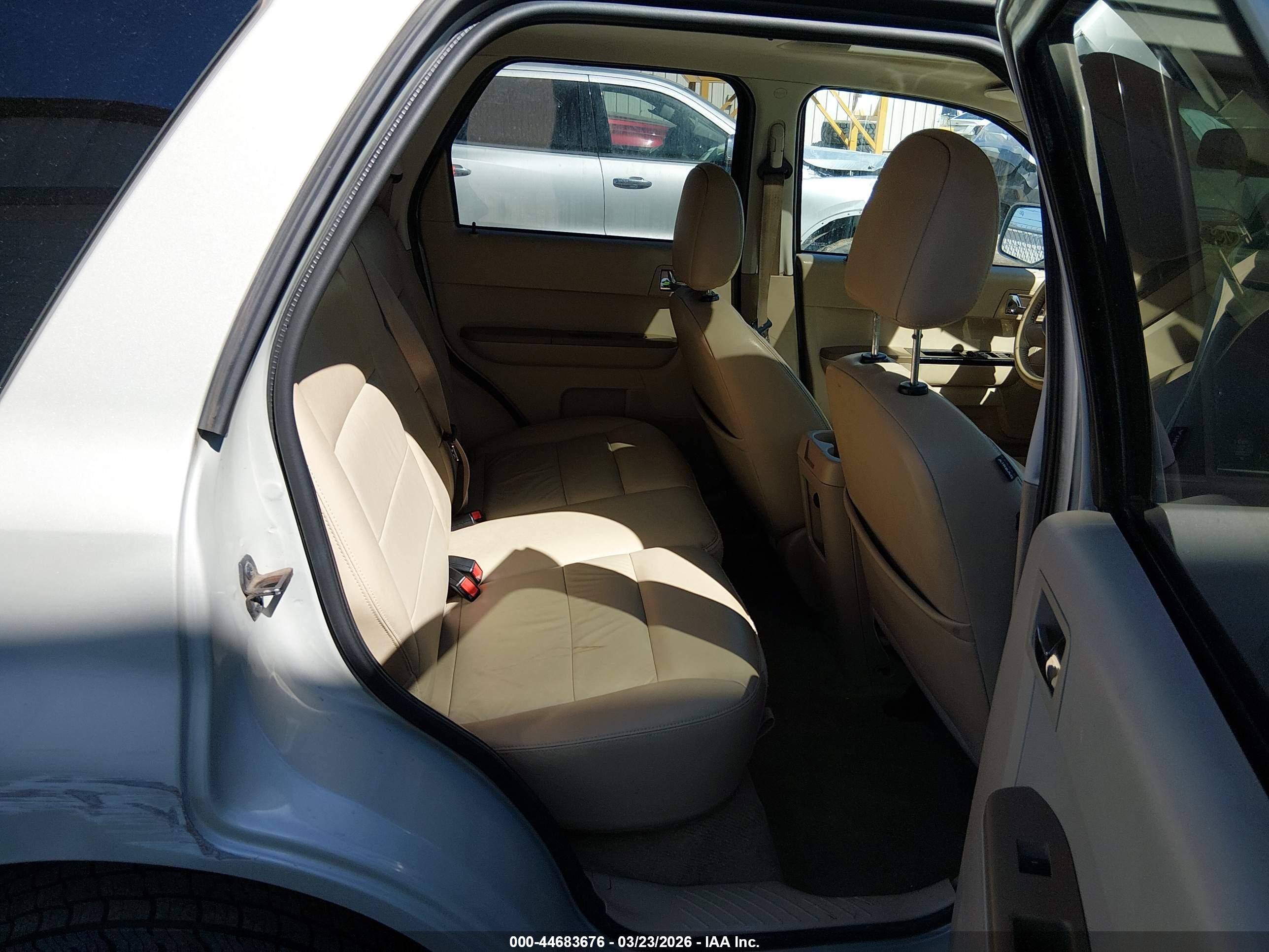 FORD ESCAPE image 8