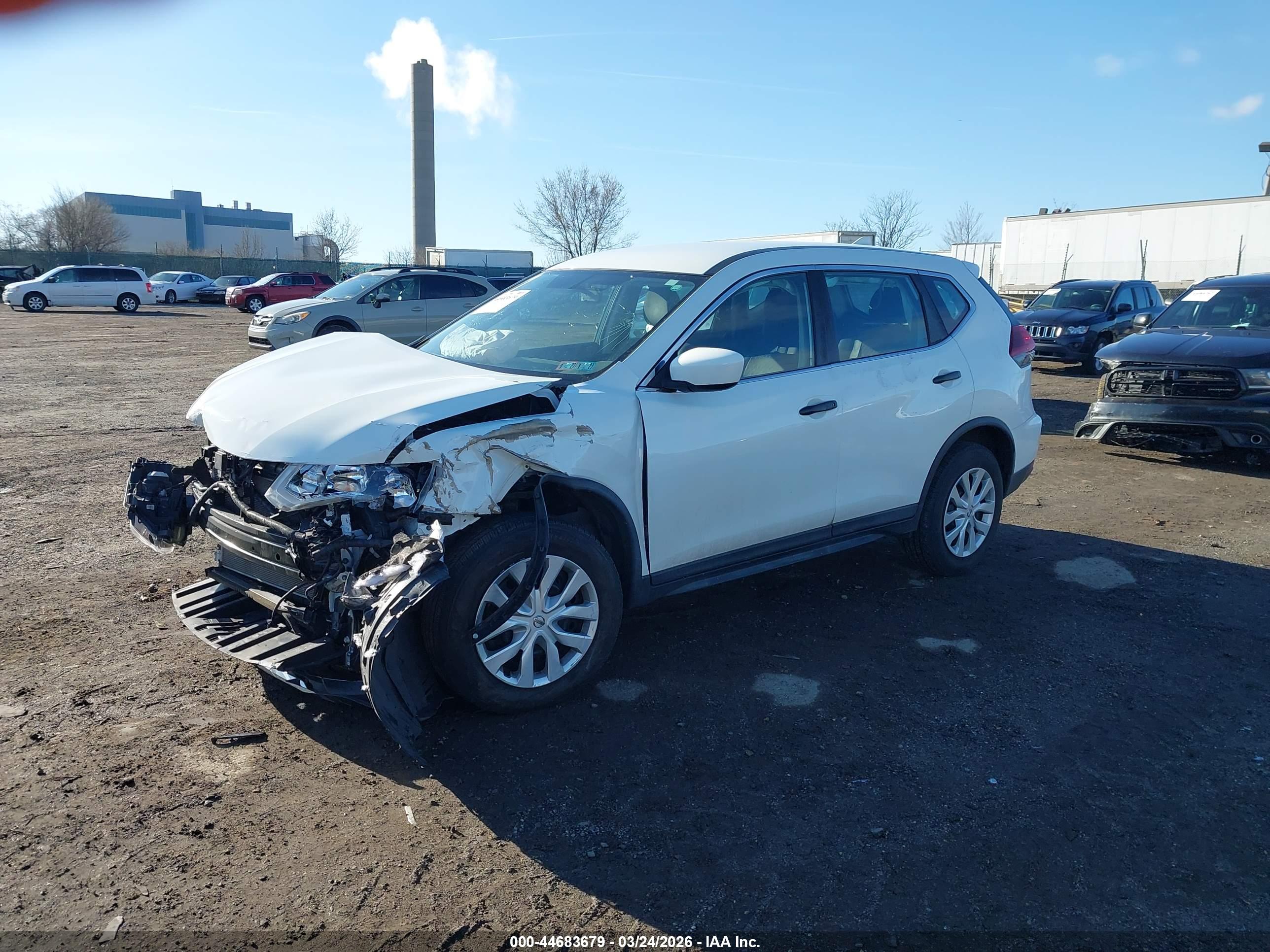 NISSAN ROGUE image 2