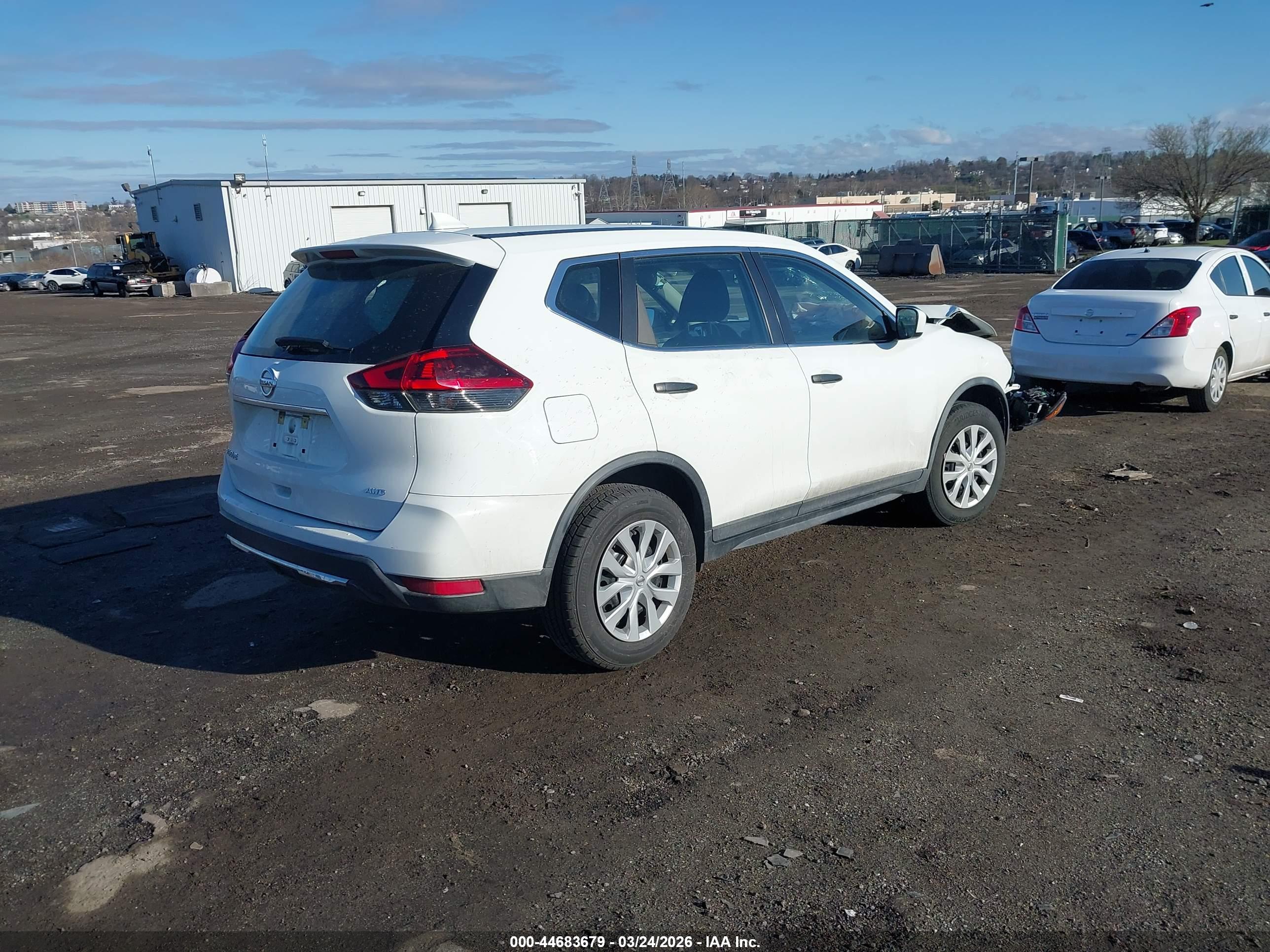 NISSAN ROGUE image 4