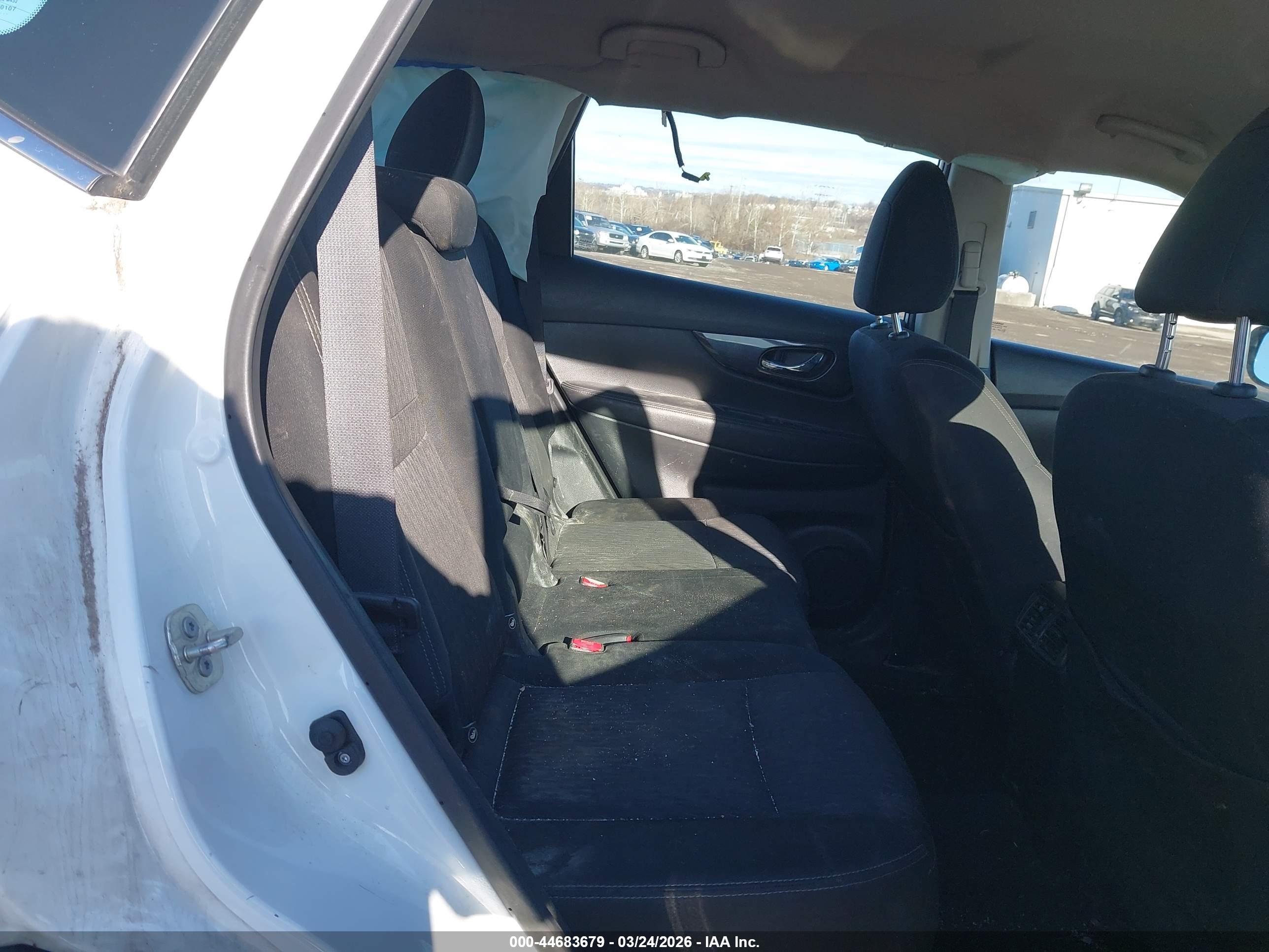 NISSAN ROGUE image 8