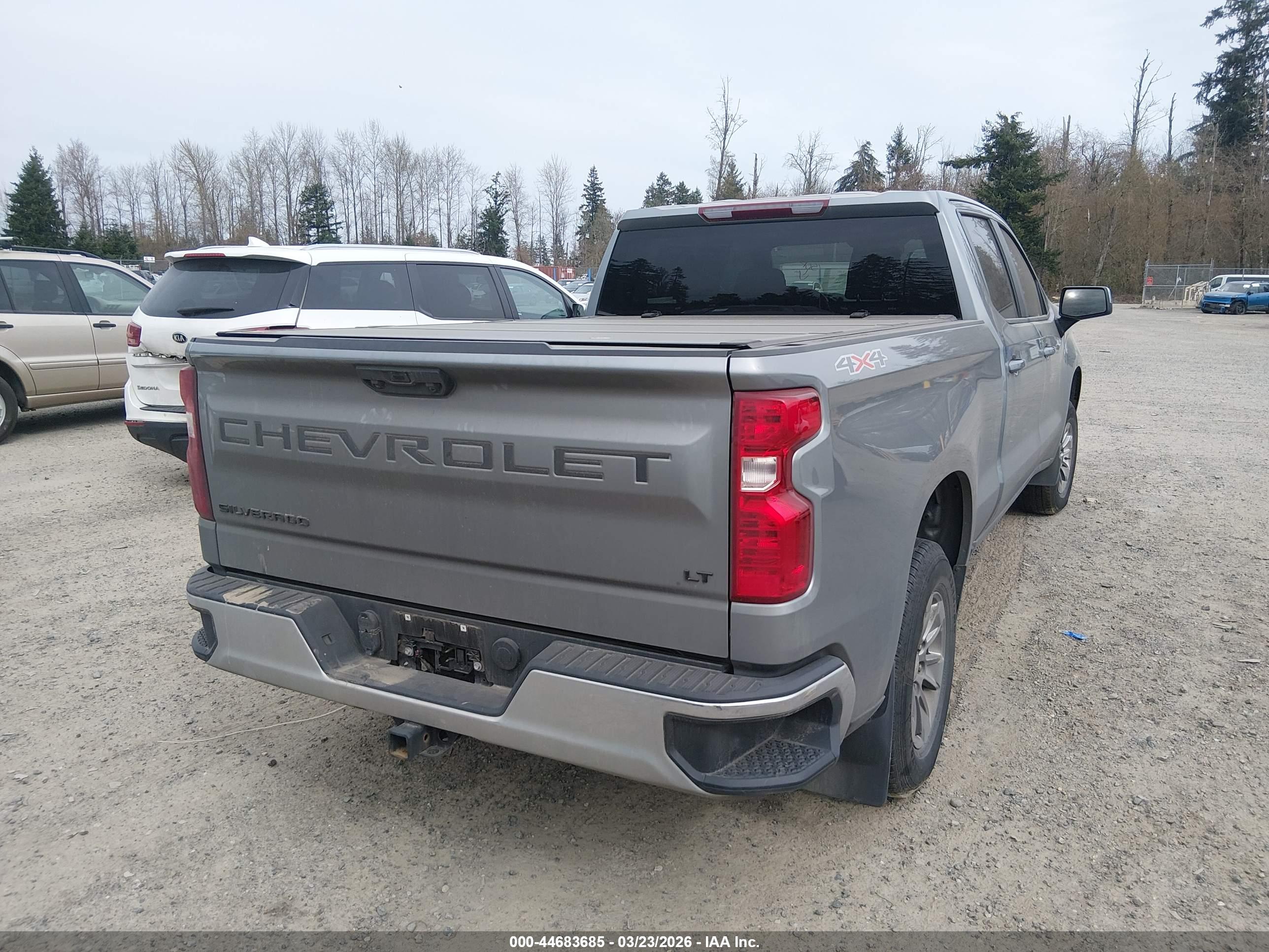 CHEVROLET SILVERADO image 4