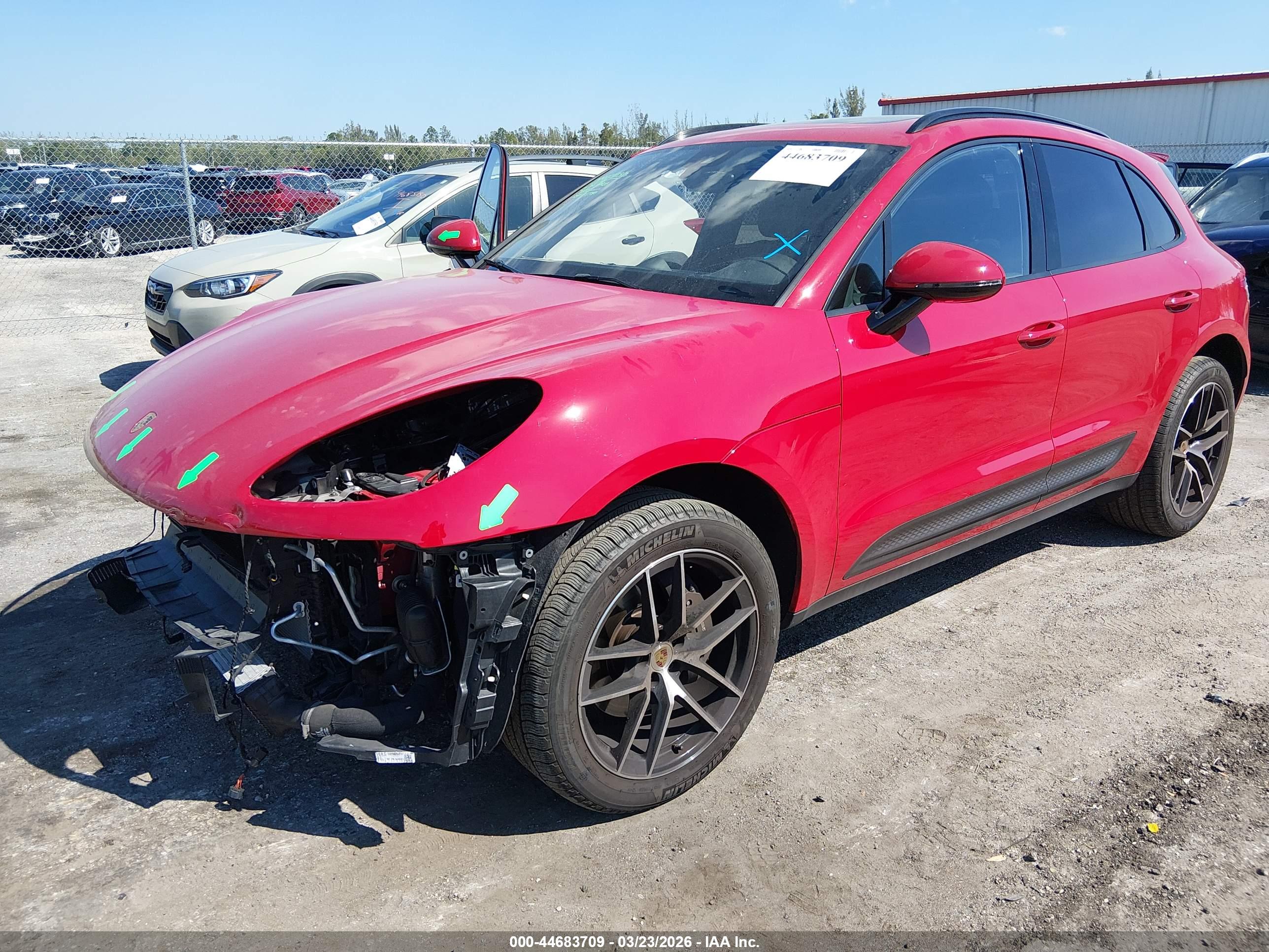 PORSCHE MACAN image 2