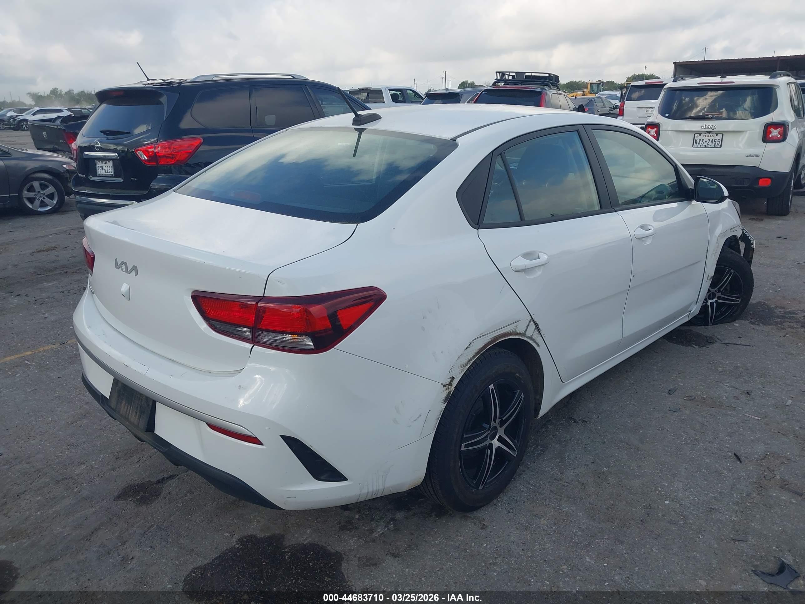 KIA RIO image 4