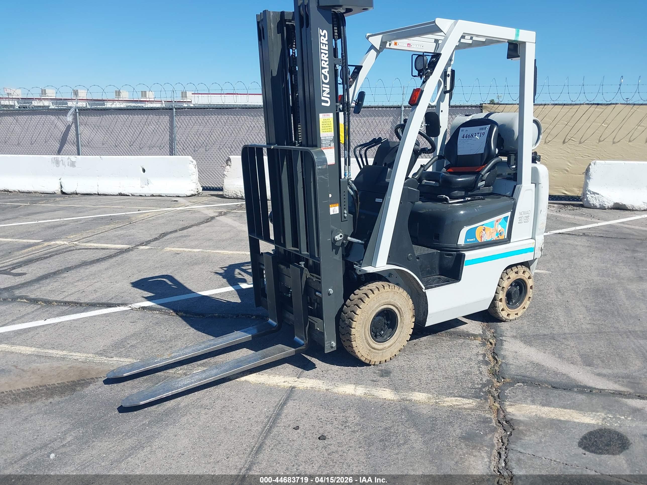 UNICARRIERS FORKLIFT image 2