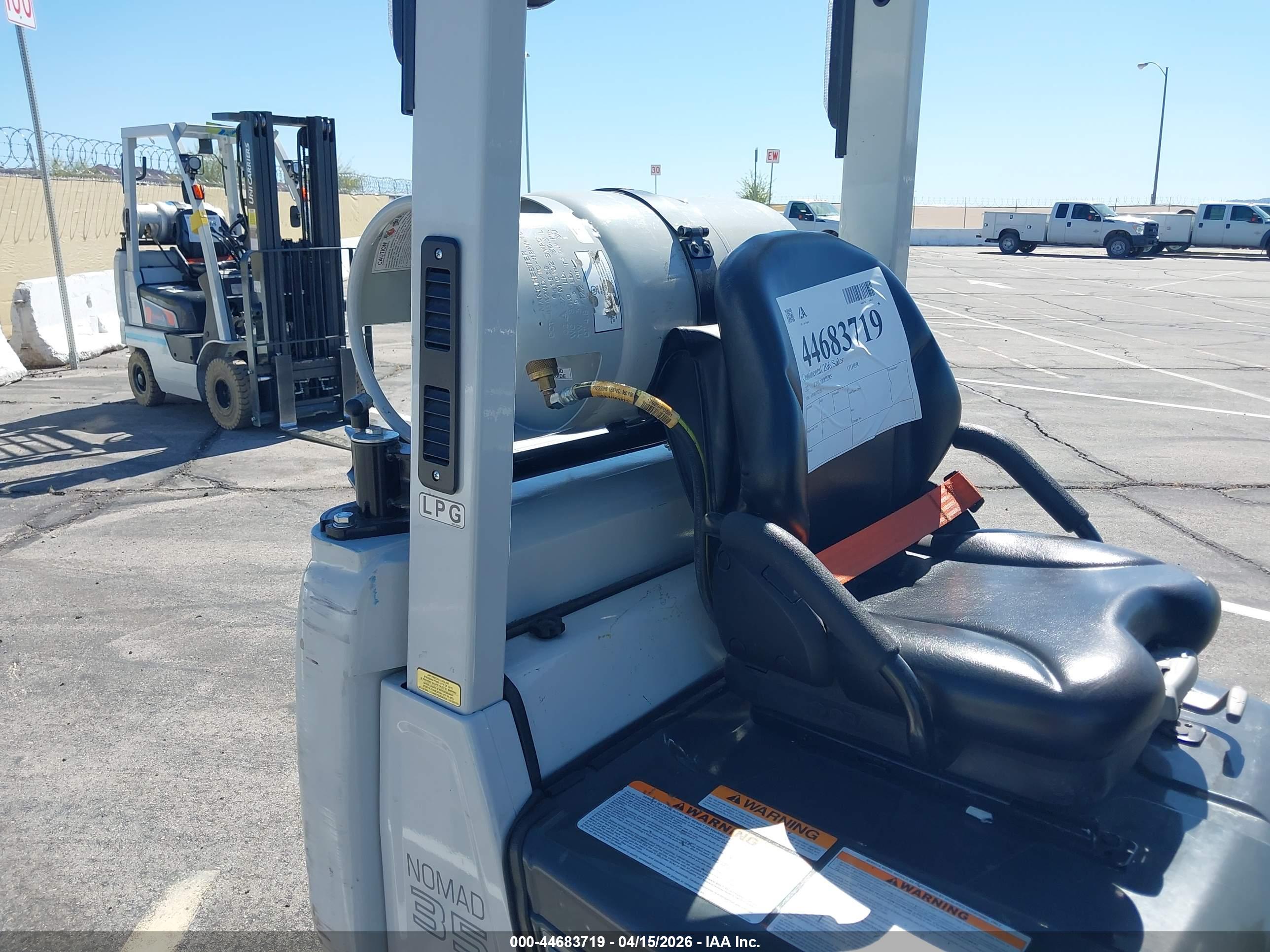 UNICARRIERS FORKLIFT image 8