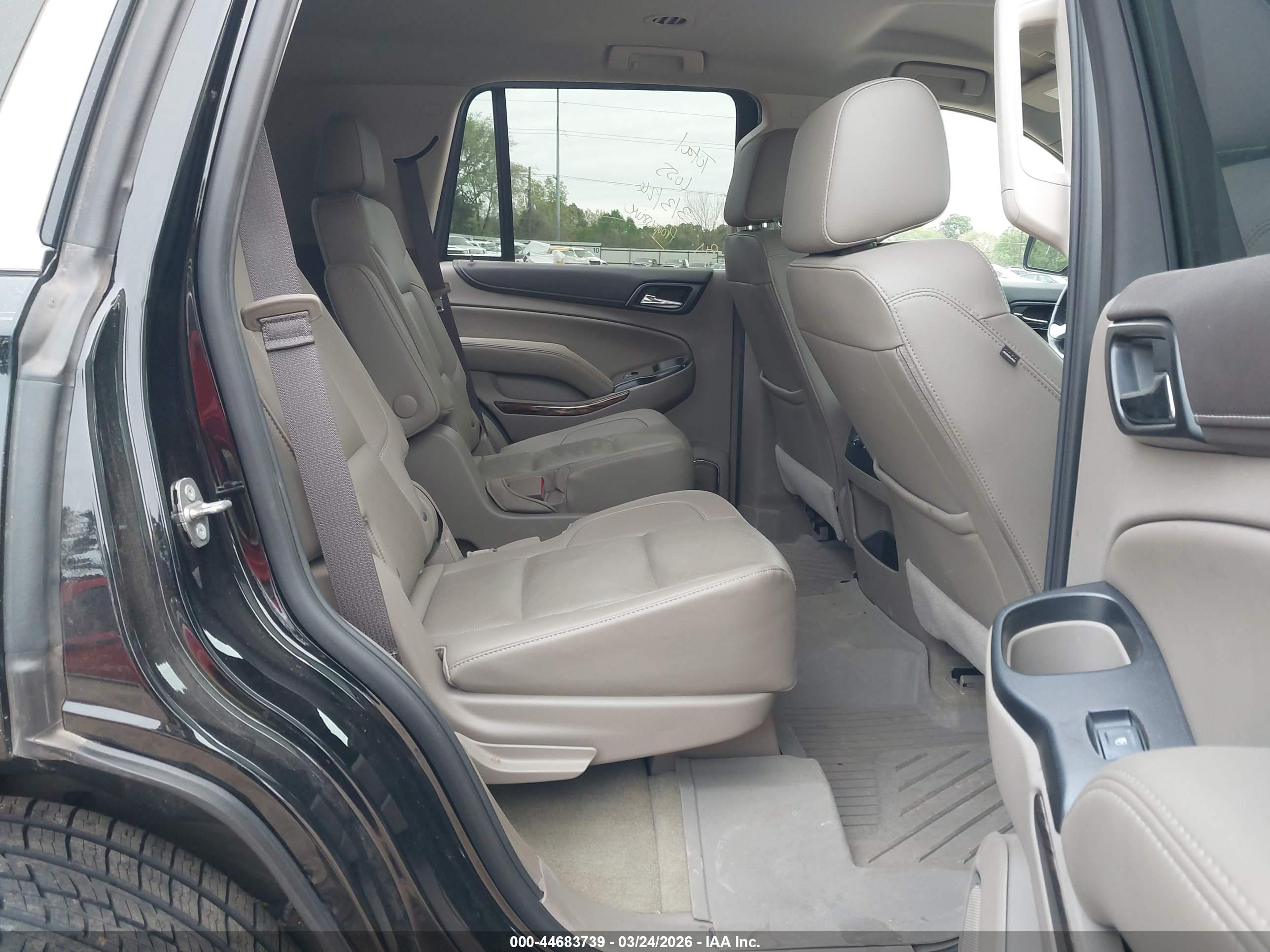 GMC YUKON image 8