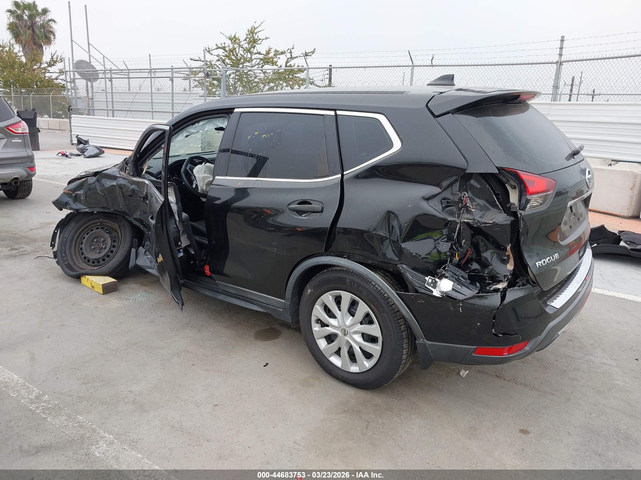 NISSAN ROGUE image 3