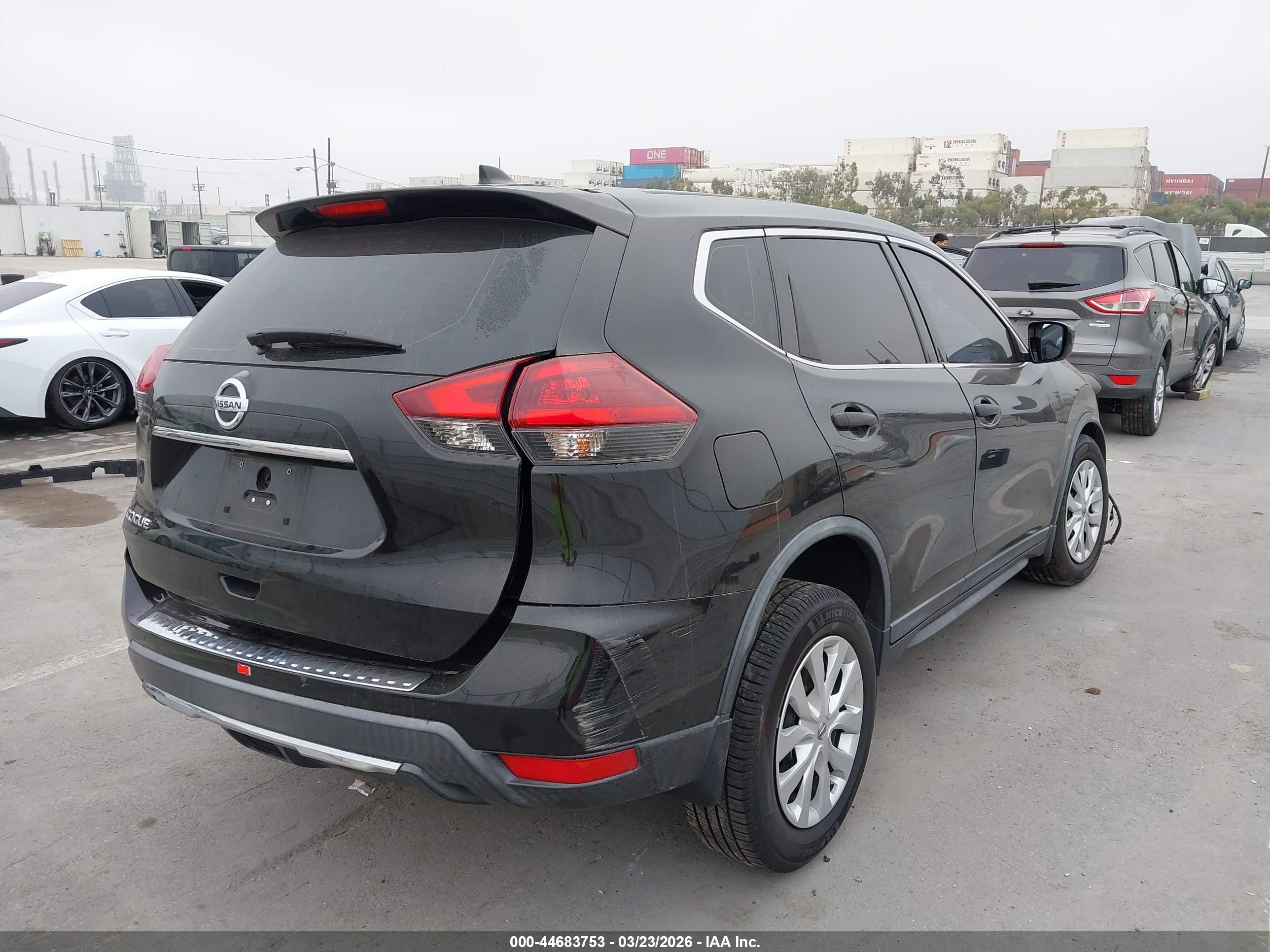 NISSAN ROGUE image 4