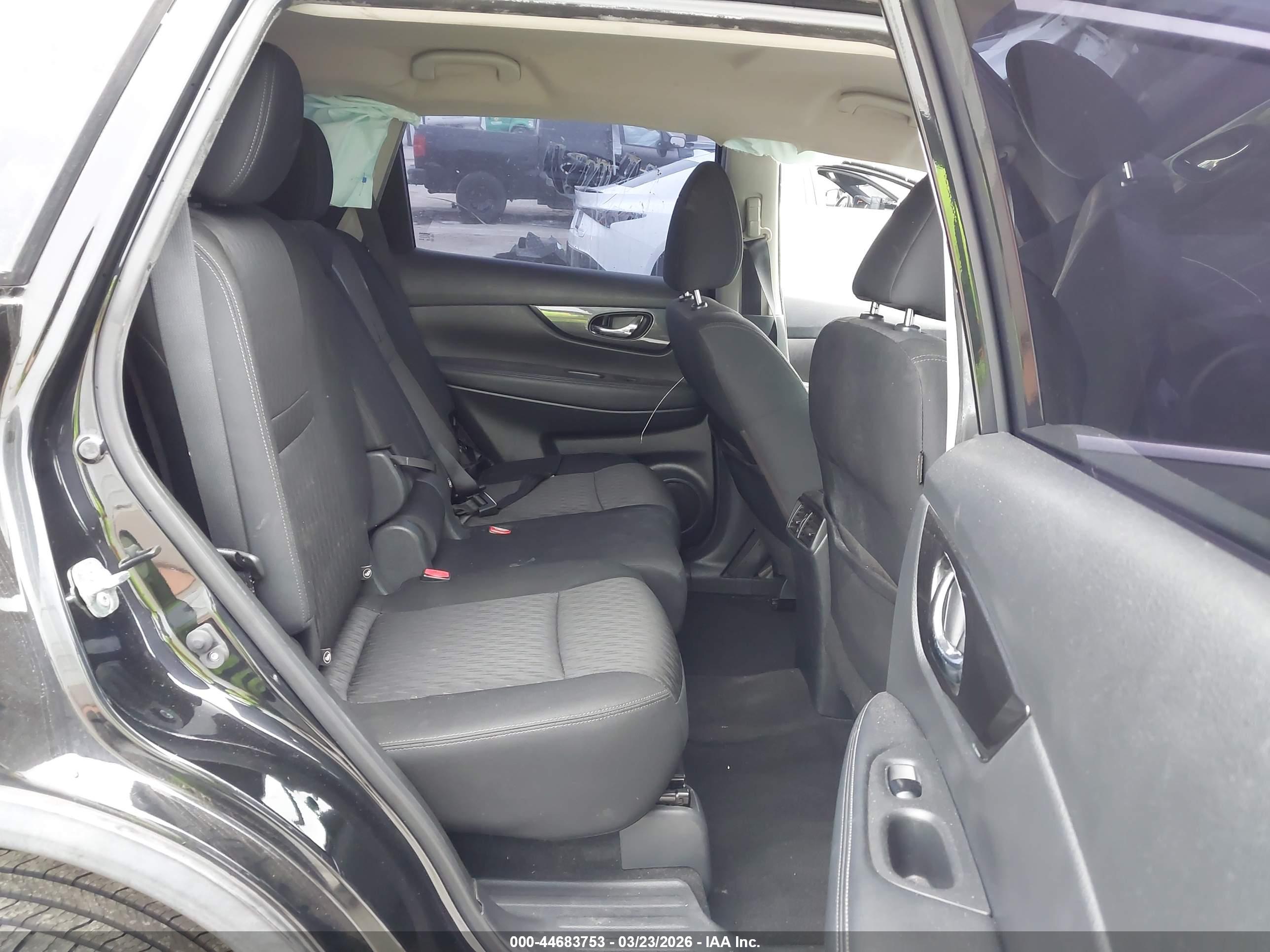 NISSAN ROGUE image 8