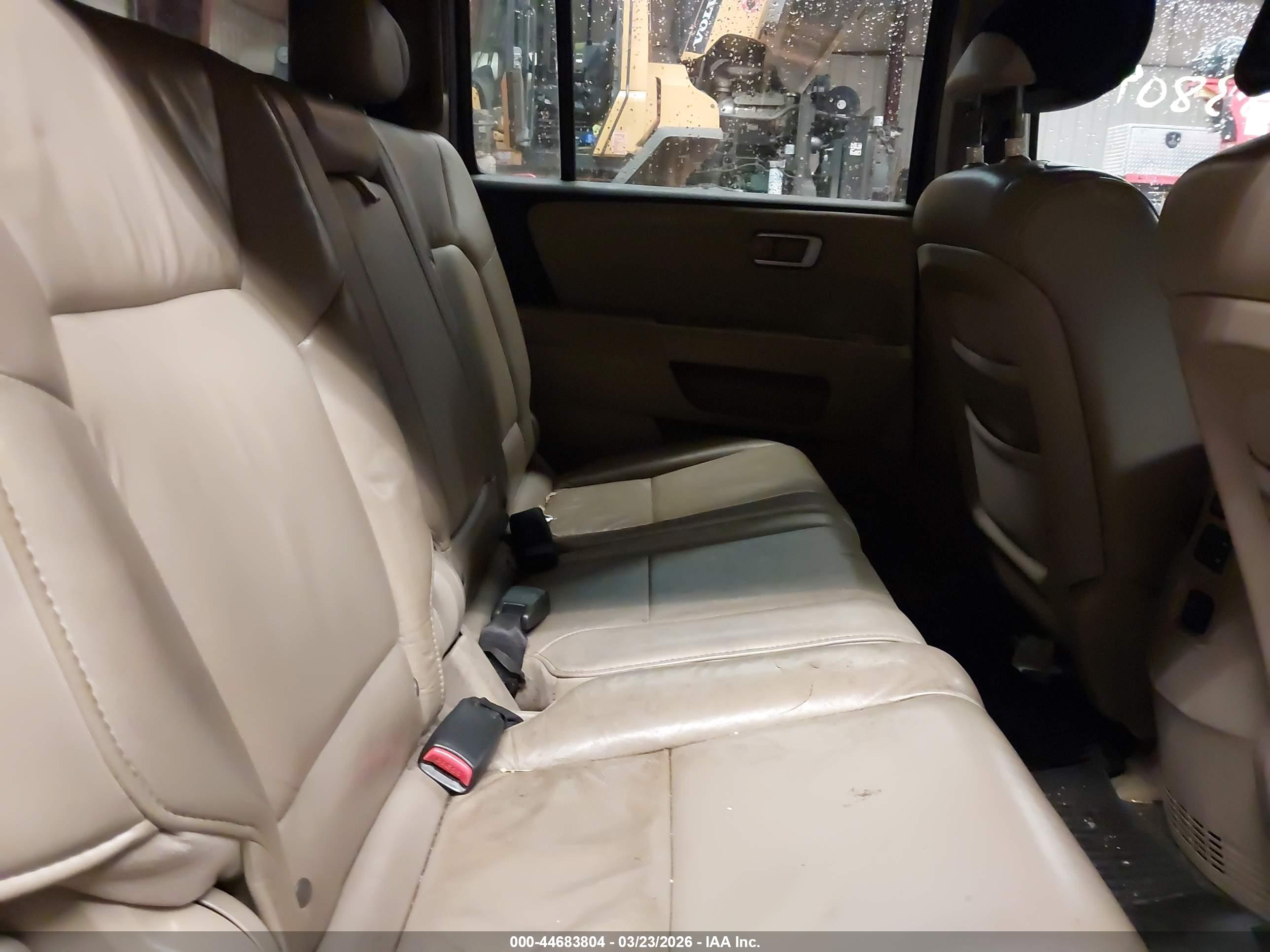HONDA PILOT image 8
