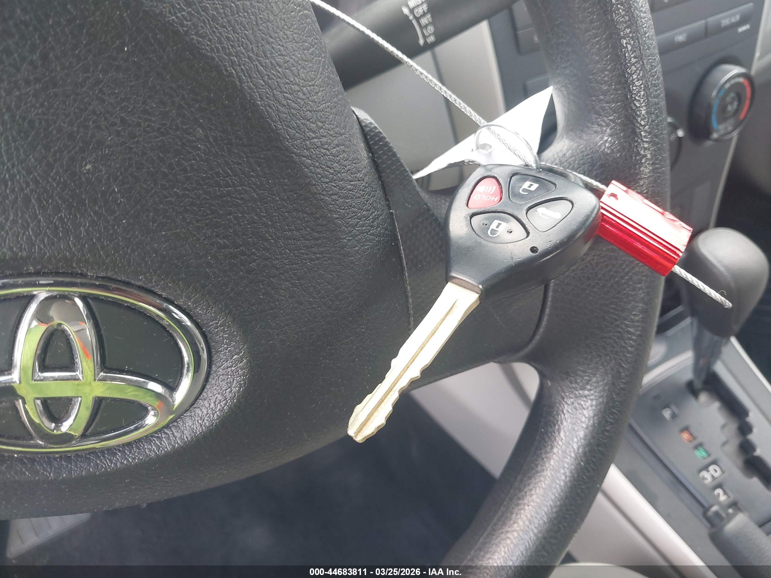 TOYOTA COROLLA image 11