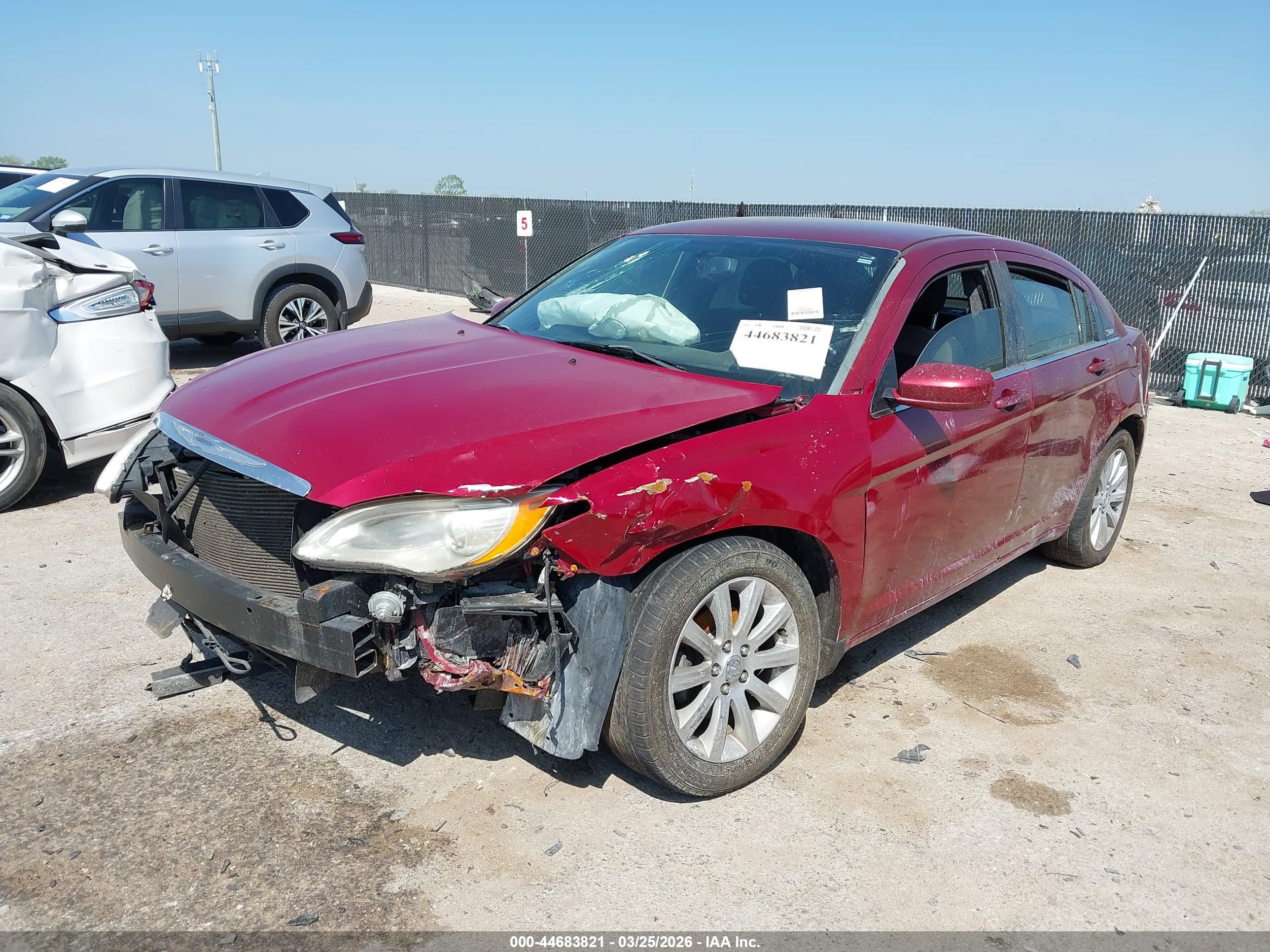 CHRYSLER 200 image 2