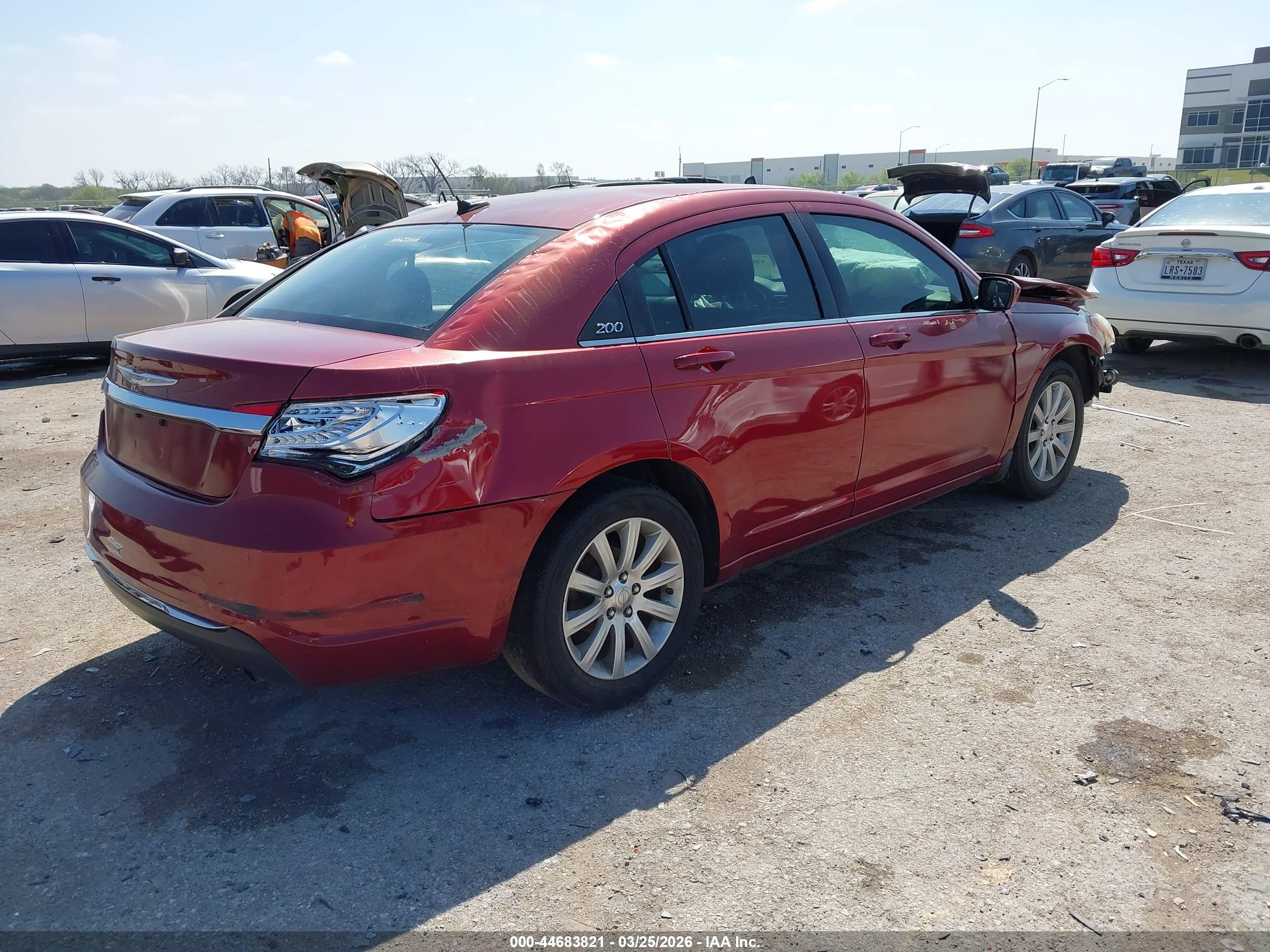 CHRYSLER 200 image 4