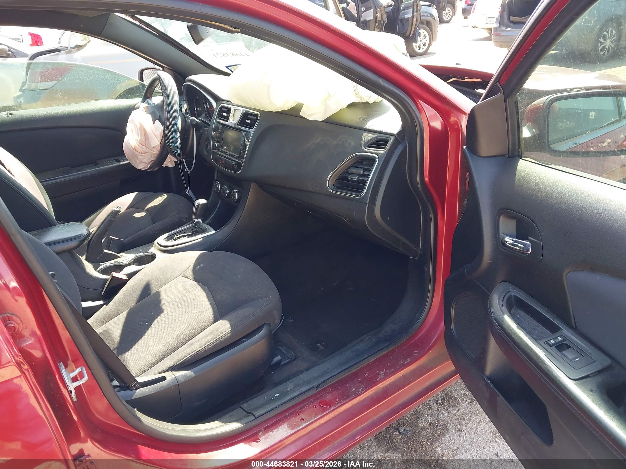 CHRYSLER 200 image 5